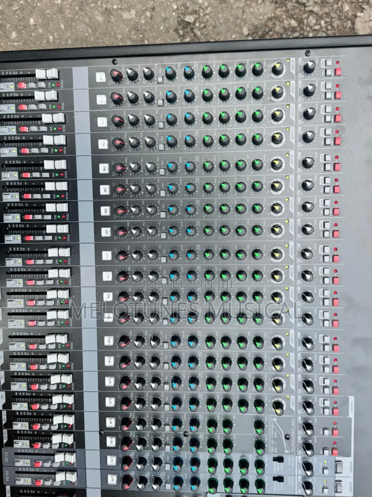 Yamaha Mgp24x 24-Channel Mixer With Effects