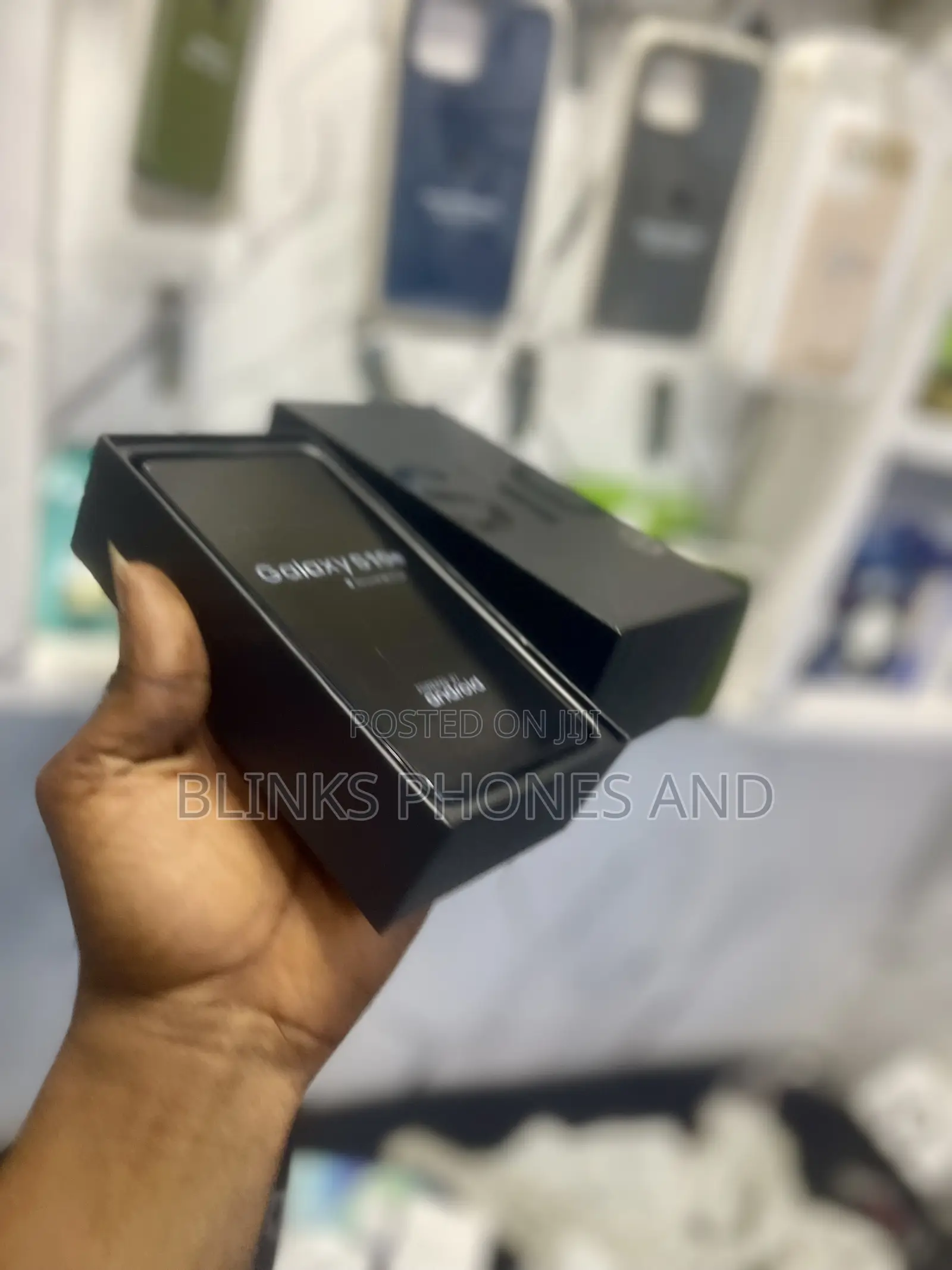 New Samsung Galaxy S10e 128 GB Black