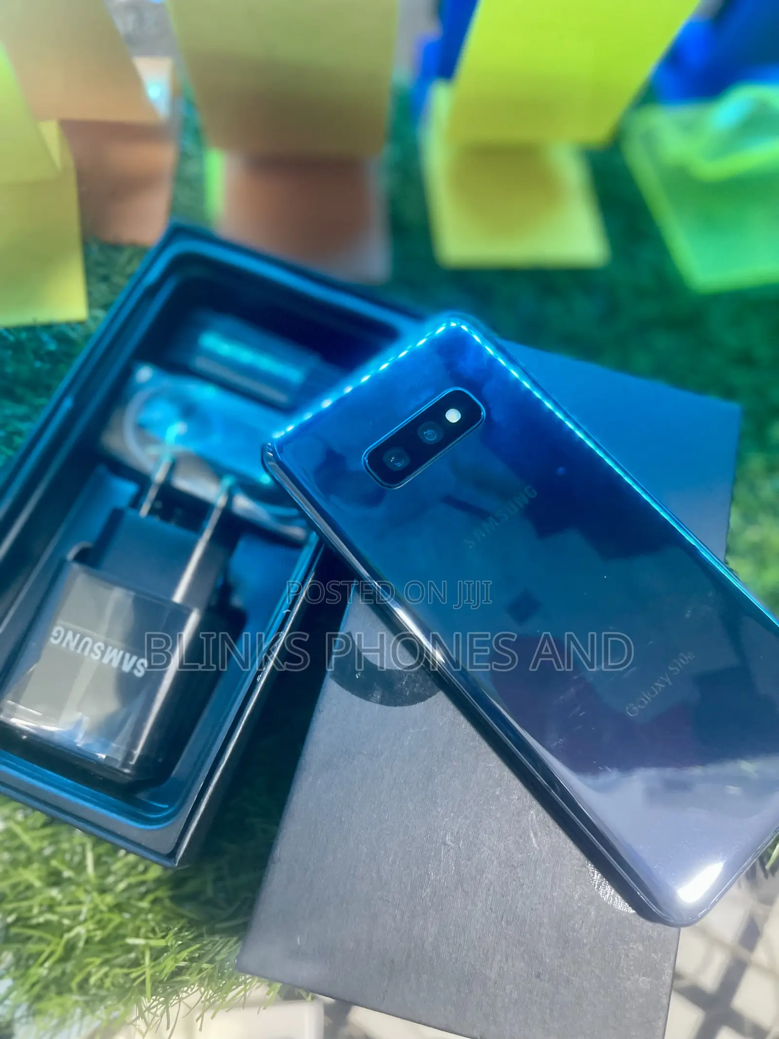 New Samsung Galaxy S10e 128 GB Black