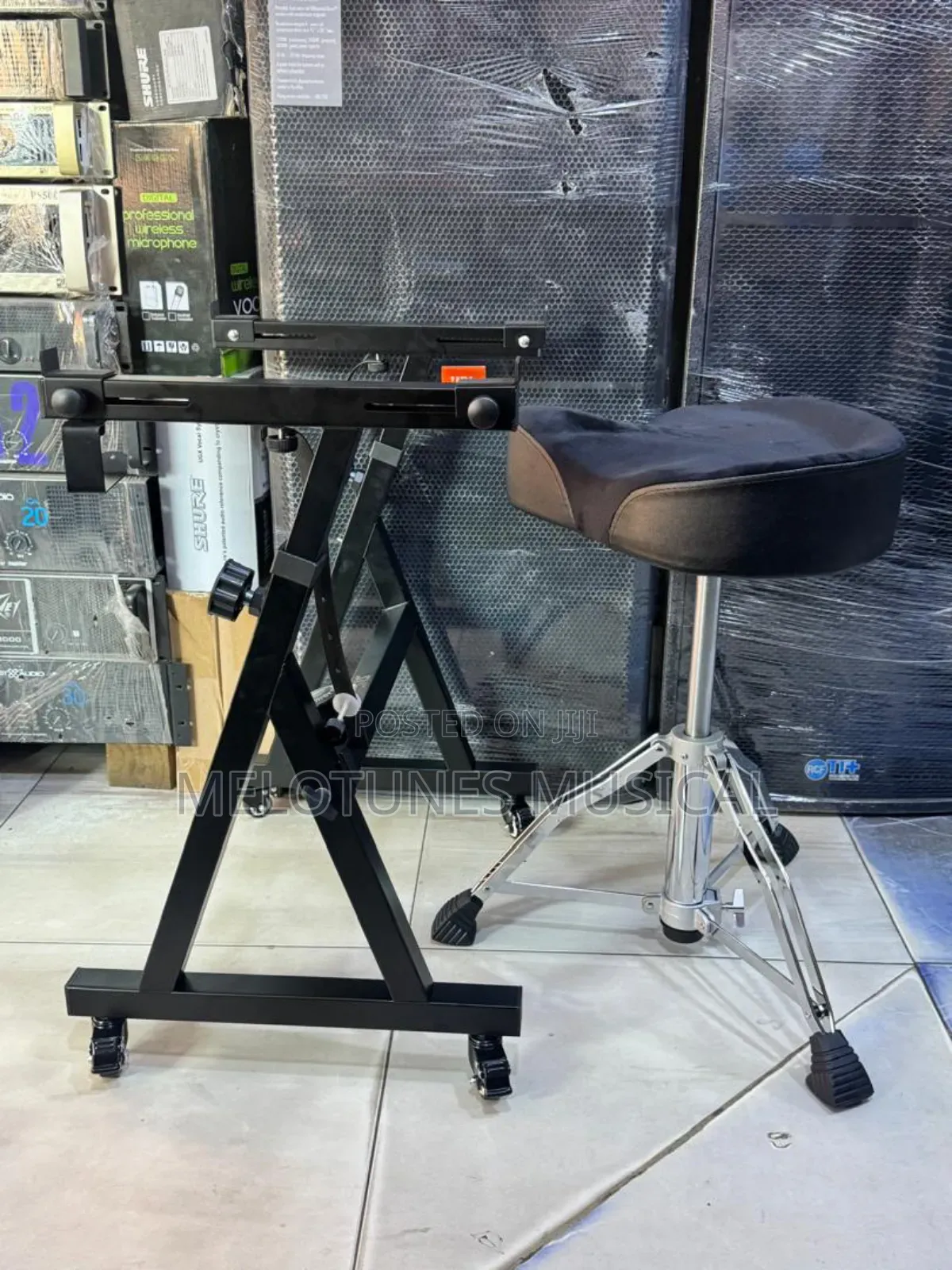 Black Heavy-Duty Z Style Keyboard Stand With Seat