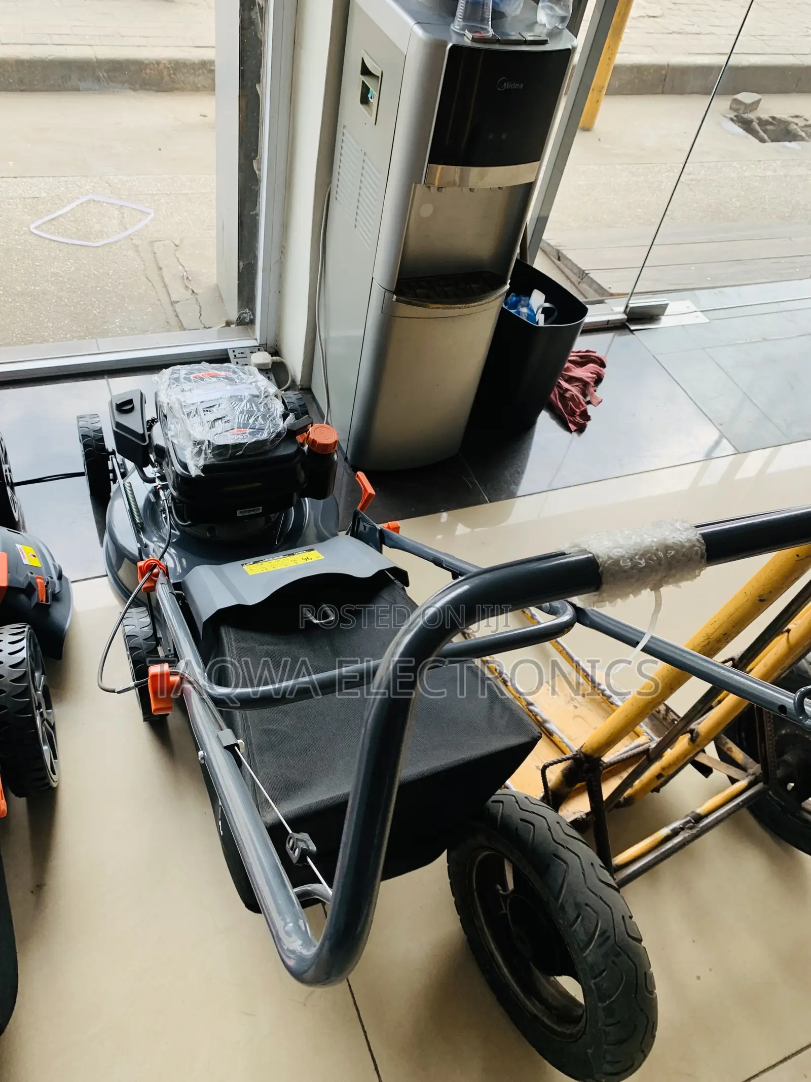 Mostly-Liked Leo Lawn Mower 4.0hp