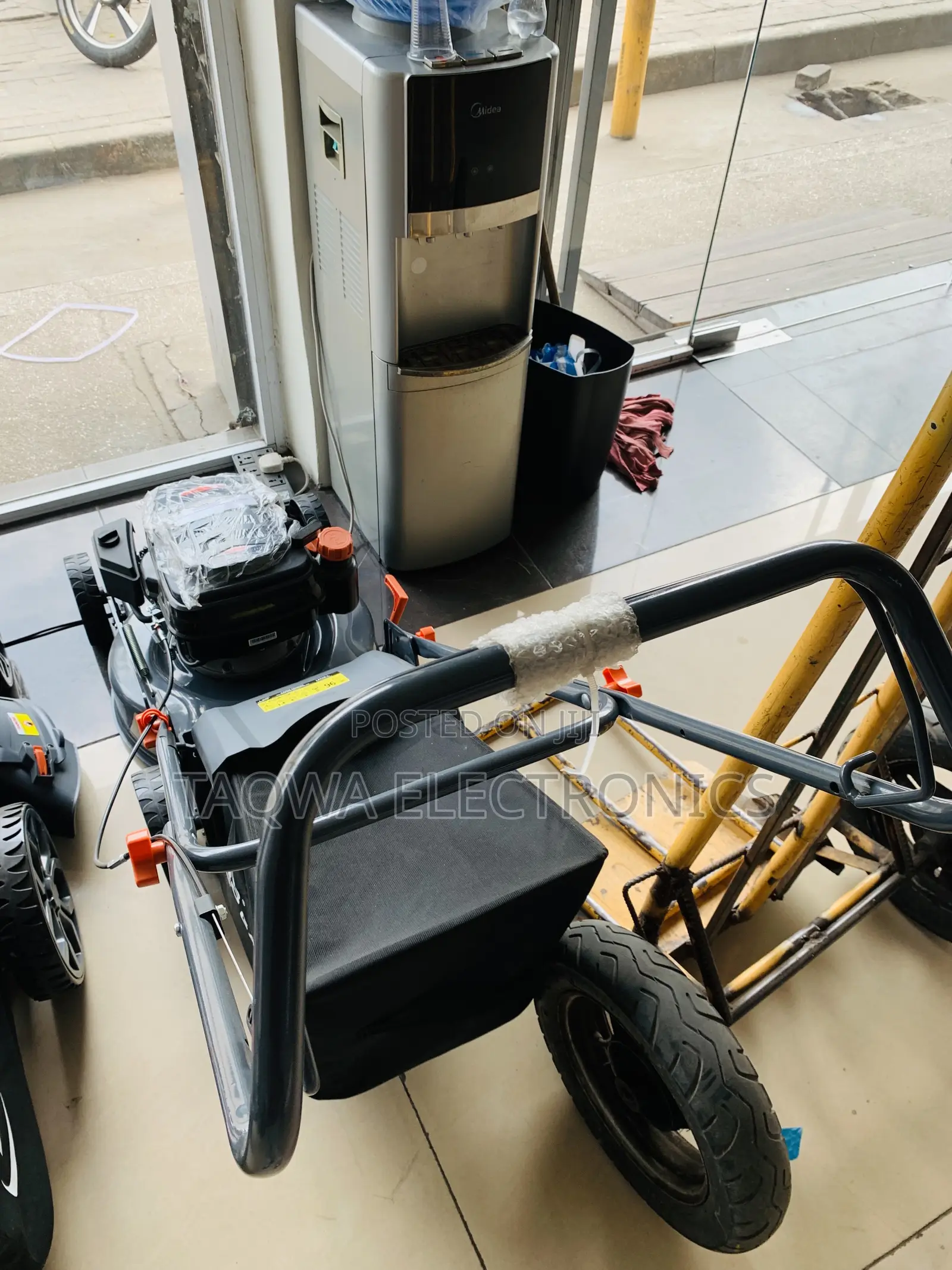 Exciting 4hp Lawn Mower Leo