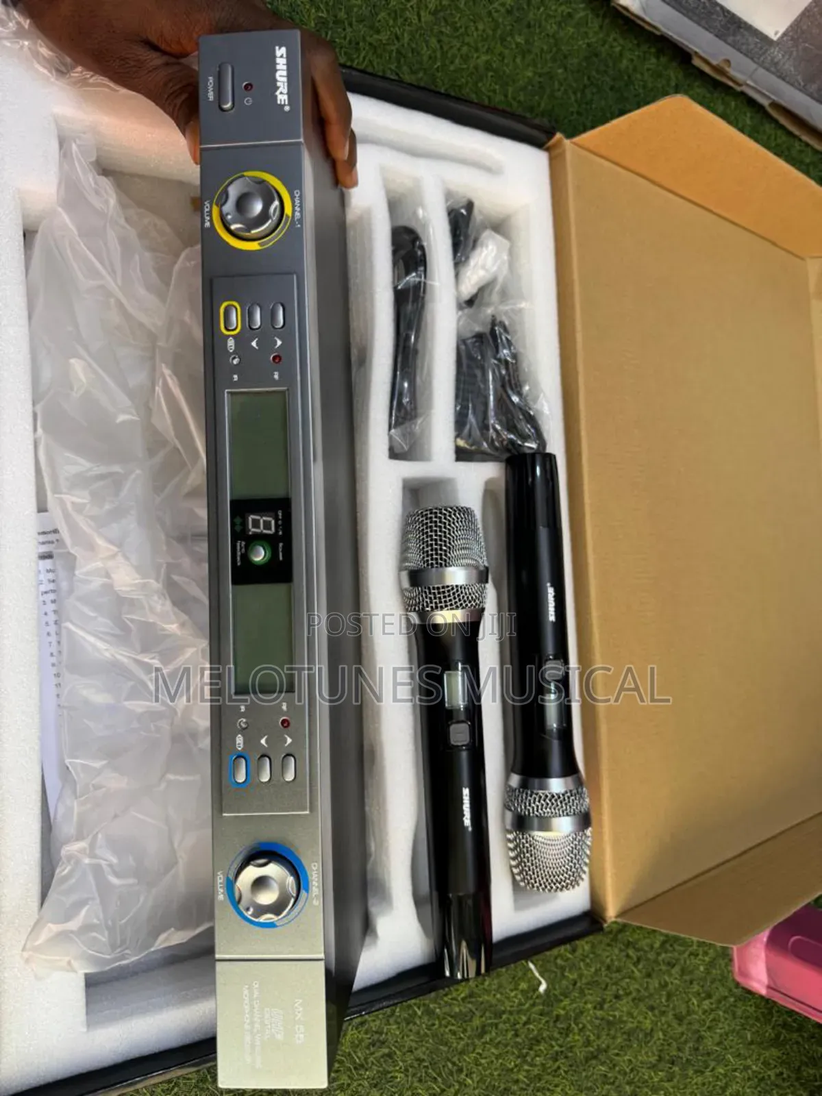 Shure MX55 Dual Wireless Microphone