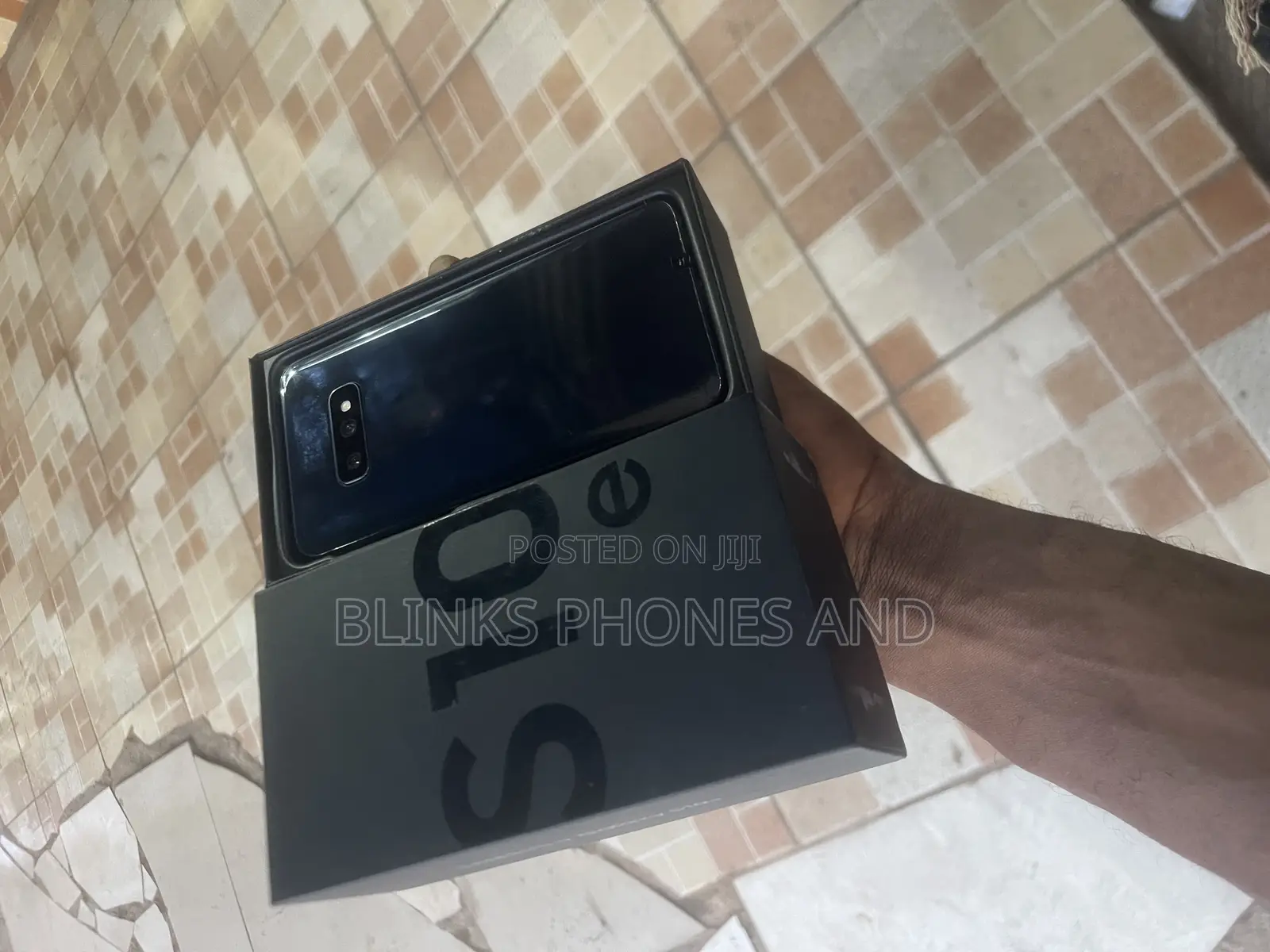 New Samsung Galaxy S10e 128 GB Orange