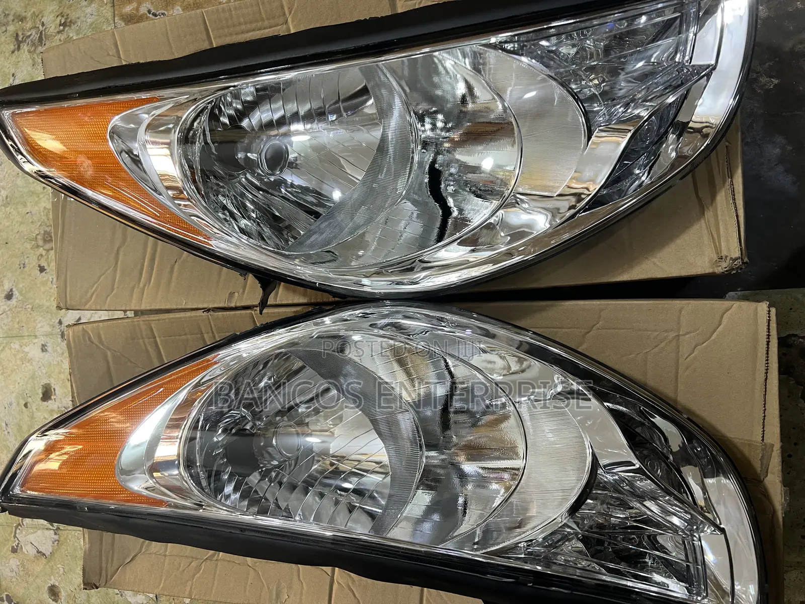 Hyundai Tucson/ Hyundai Ix35 Head Light 2009-2012