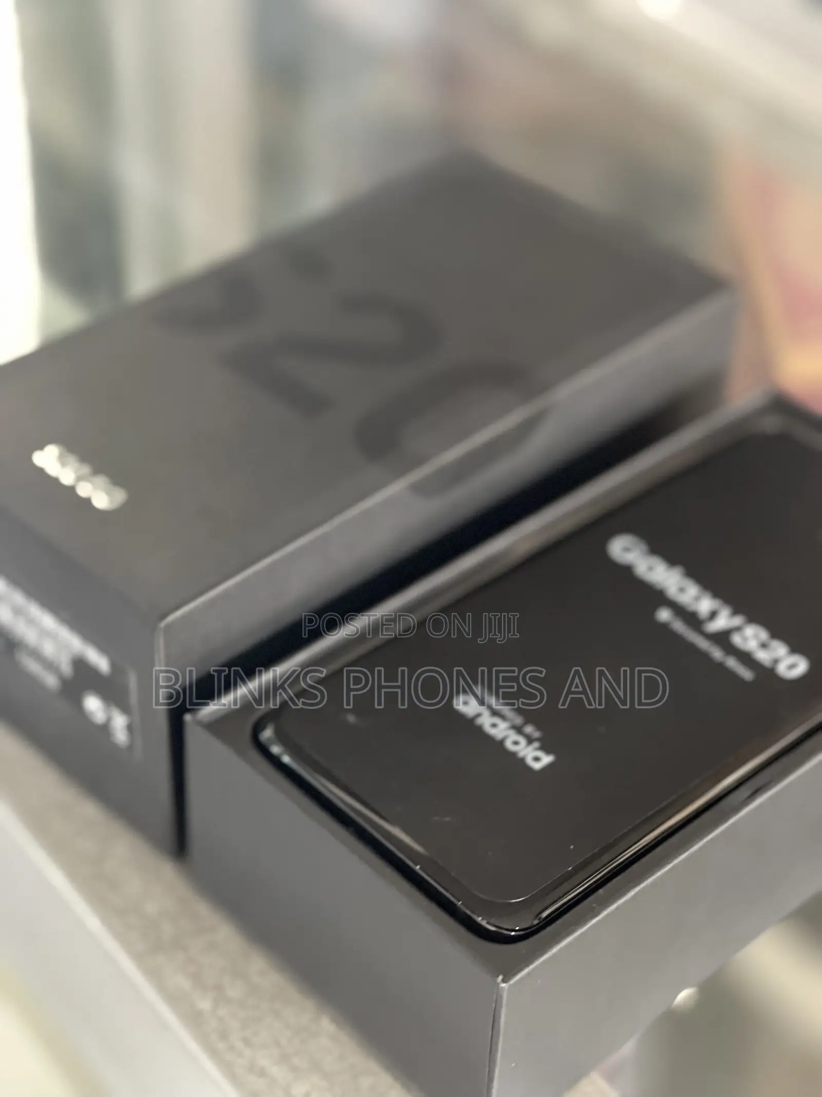 New Samsung Galaxy S20 128 GB Gray