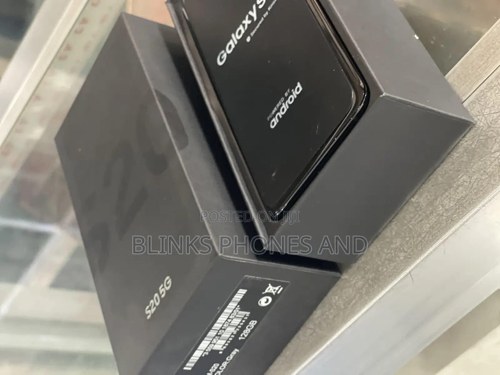 New Samsung Galaxy S20 128 GB Gray