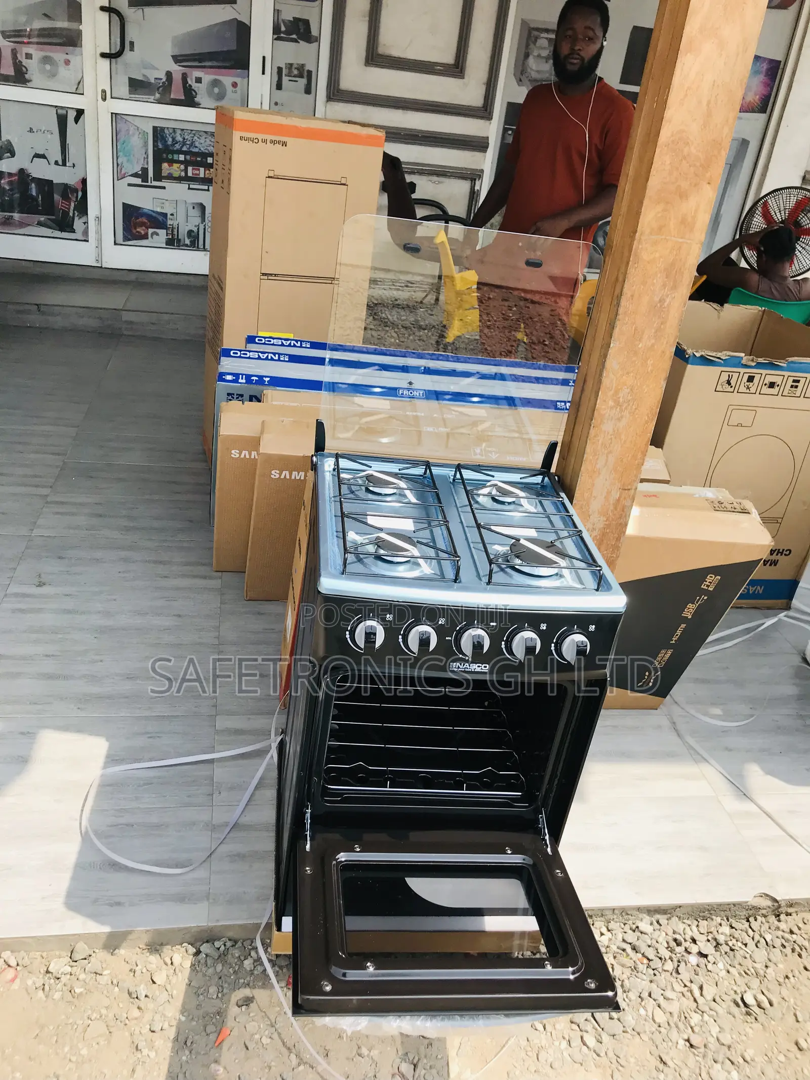 Efficiency Nasco 50/50 4 Gas Cooker Black Glass Lid