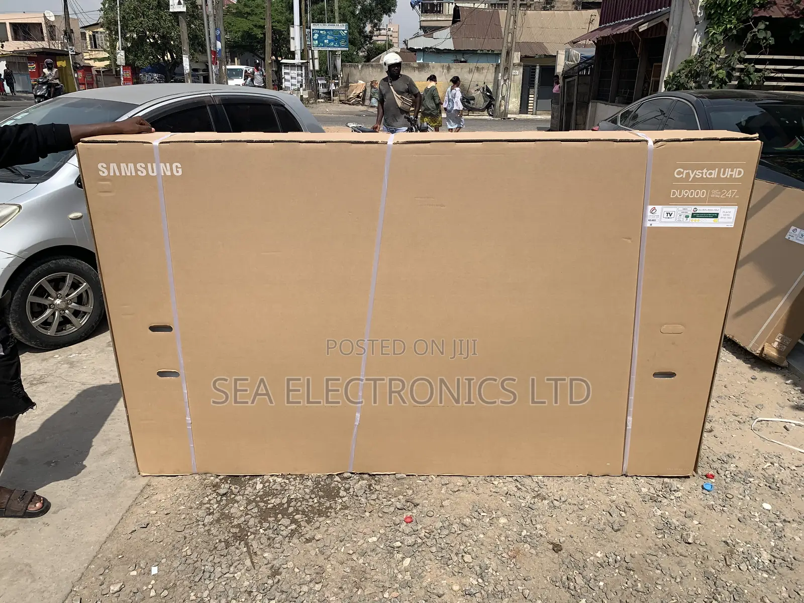 Perfectly Samsung 98′′ Crystal UHD Smart Tv 98DU9000