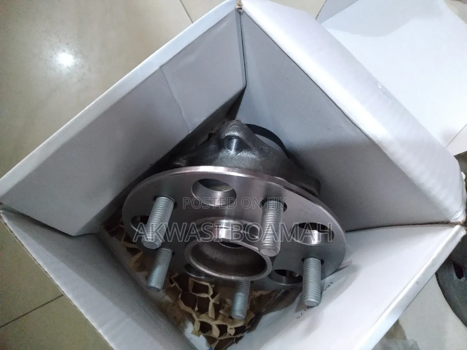 Toyota C-Hr Front Hub 1 Pc