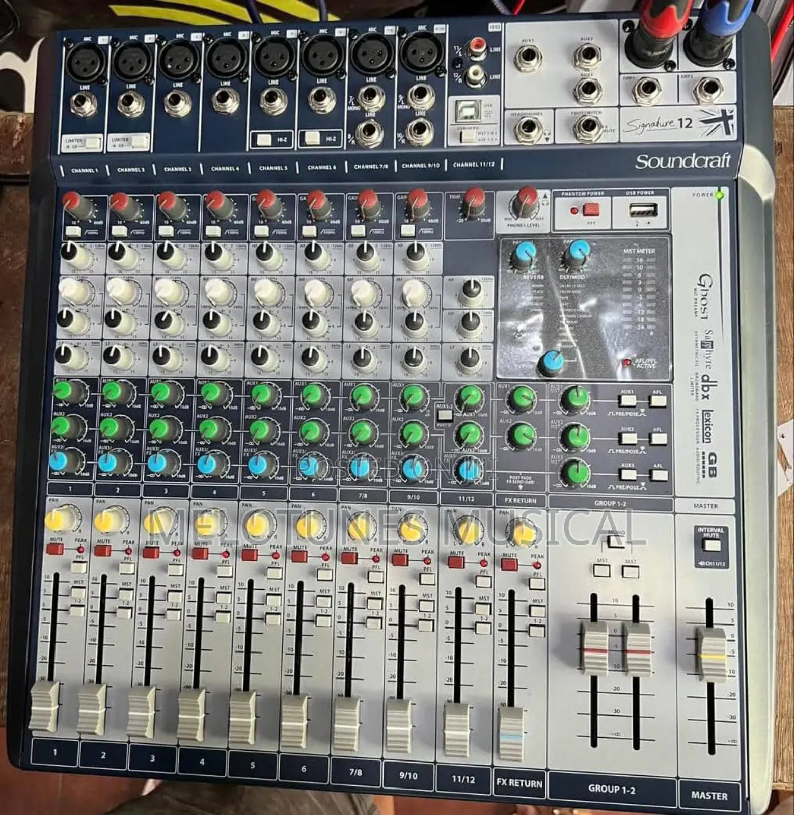 Soundcraft Signature 12 12-Input Analog Mixer