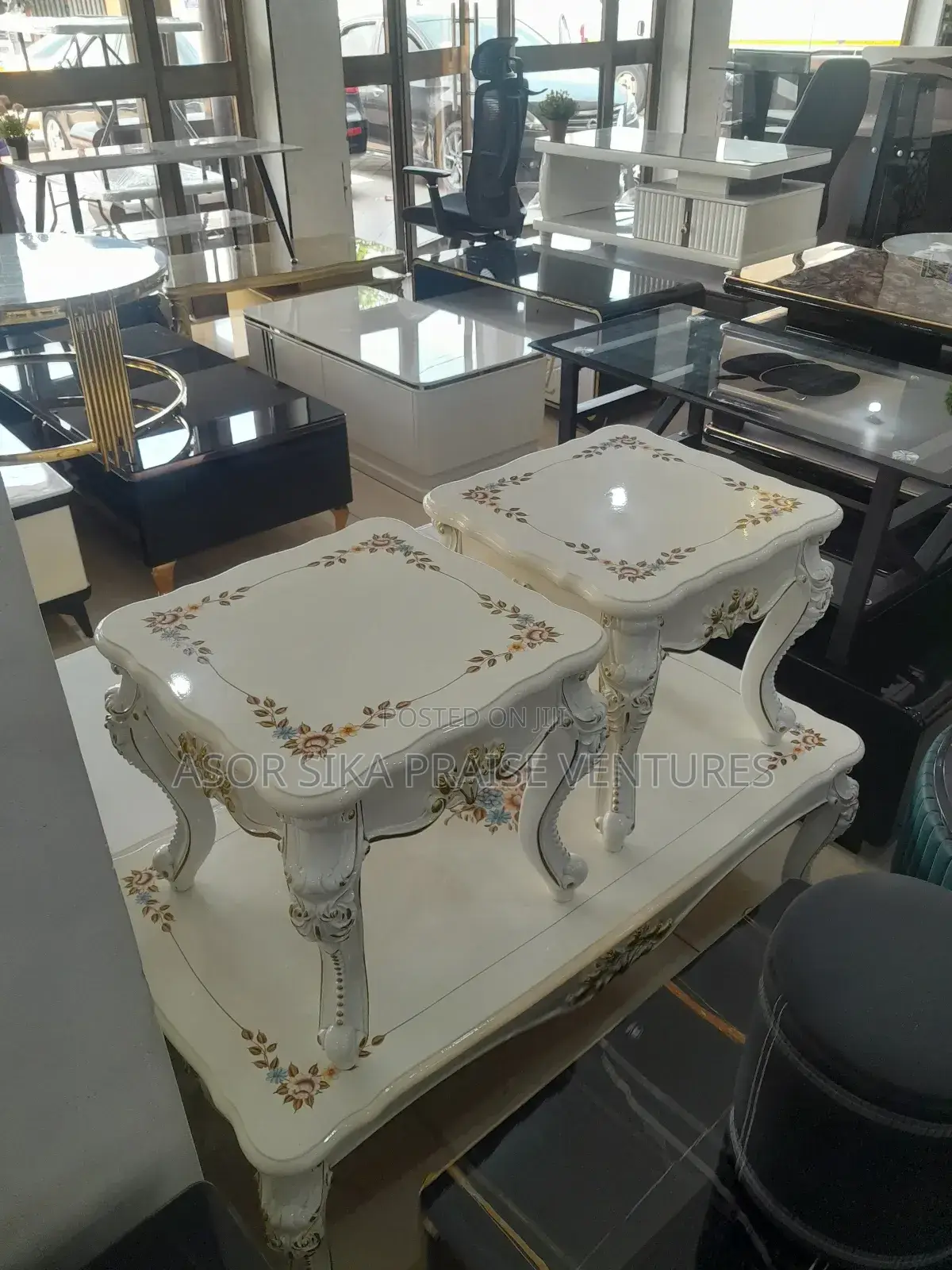 Center Table And Coffee Set