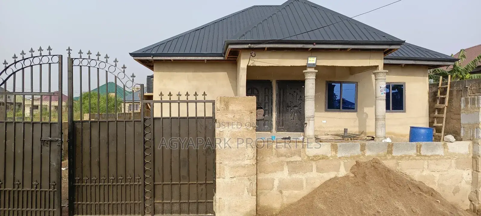 4bdrm House in Kotoku, Amasaman for sale