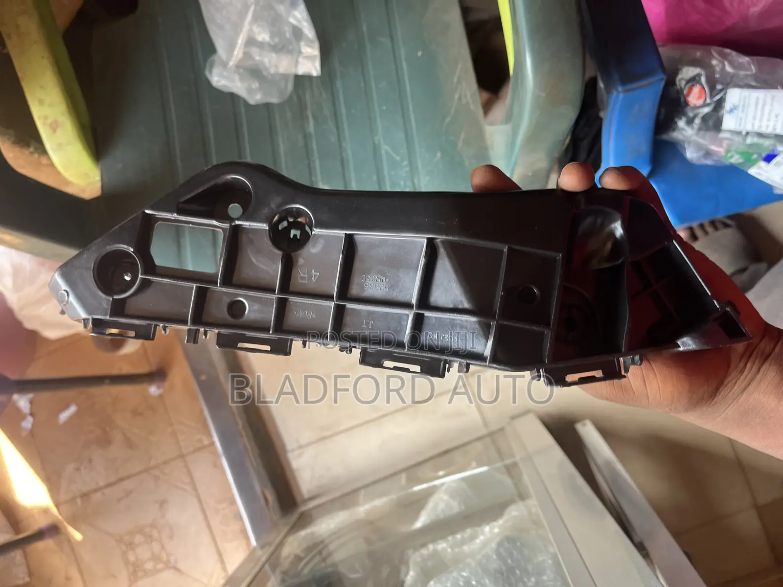 Rav 4 2013-2018 Bumper/Fender Locks Pair