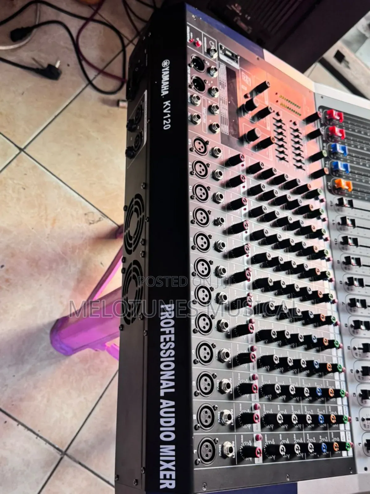 Yamaha Kv120 12-Channel Powered Mixer