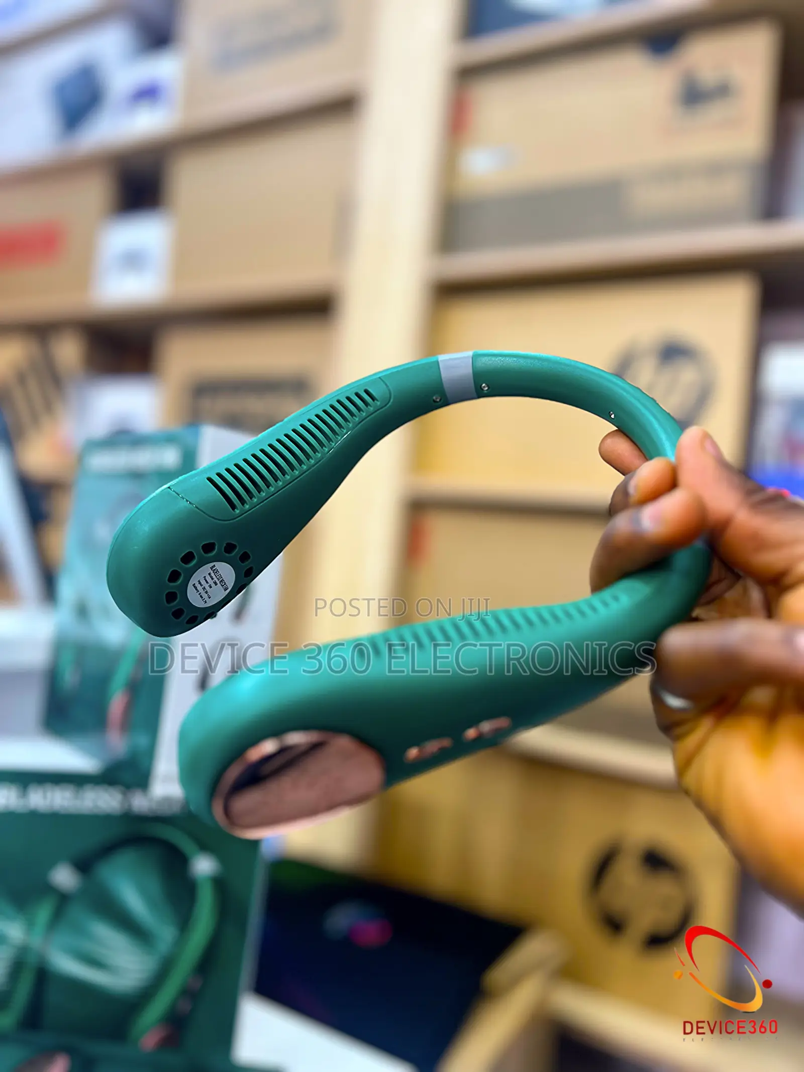New Rechargeable Bladeless Neck Fan