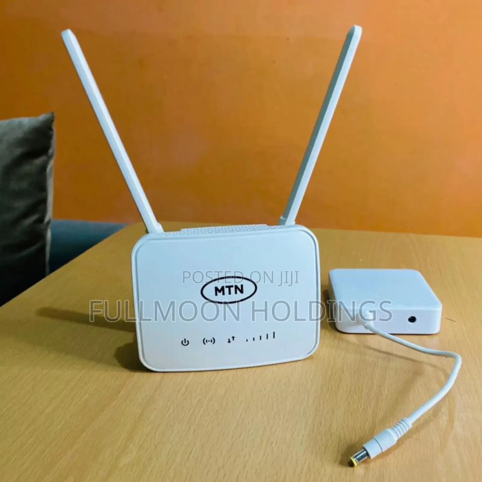 MTN Universal Broadband 4g Router + Backup Battery - White