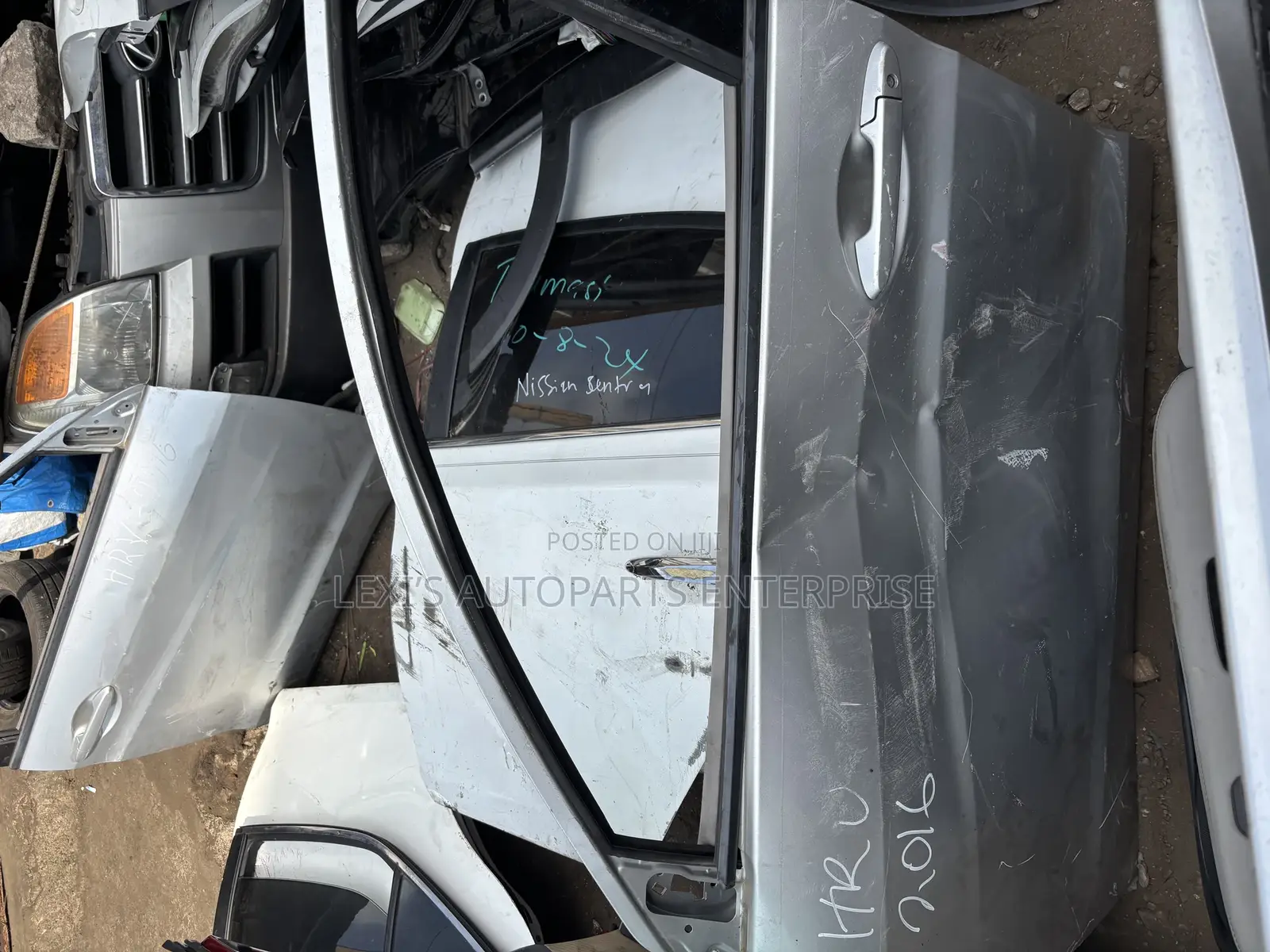 HONDA HRV 2017 Doors and Front Cut