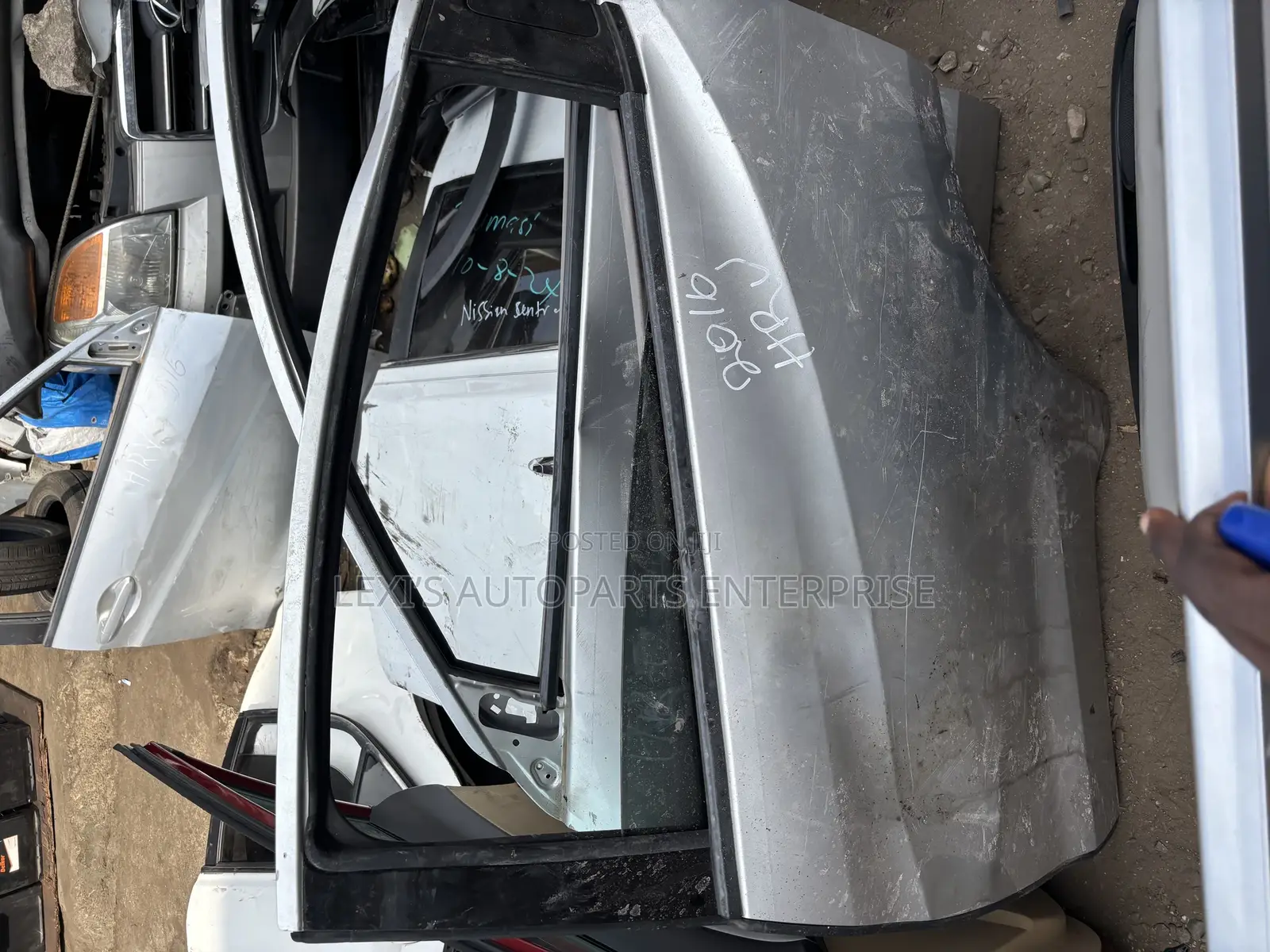 HONDA HRV 2017 Doors and Front Cut