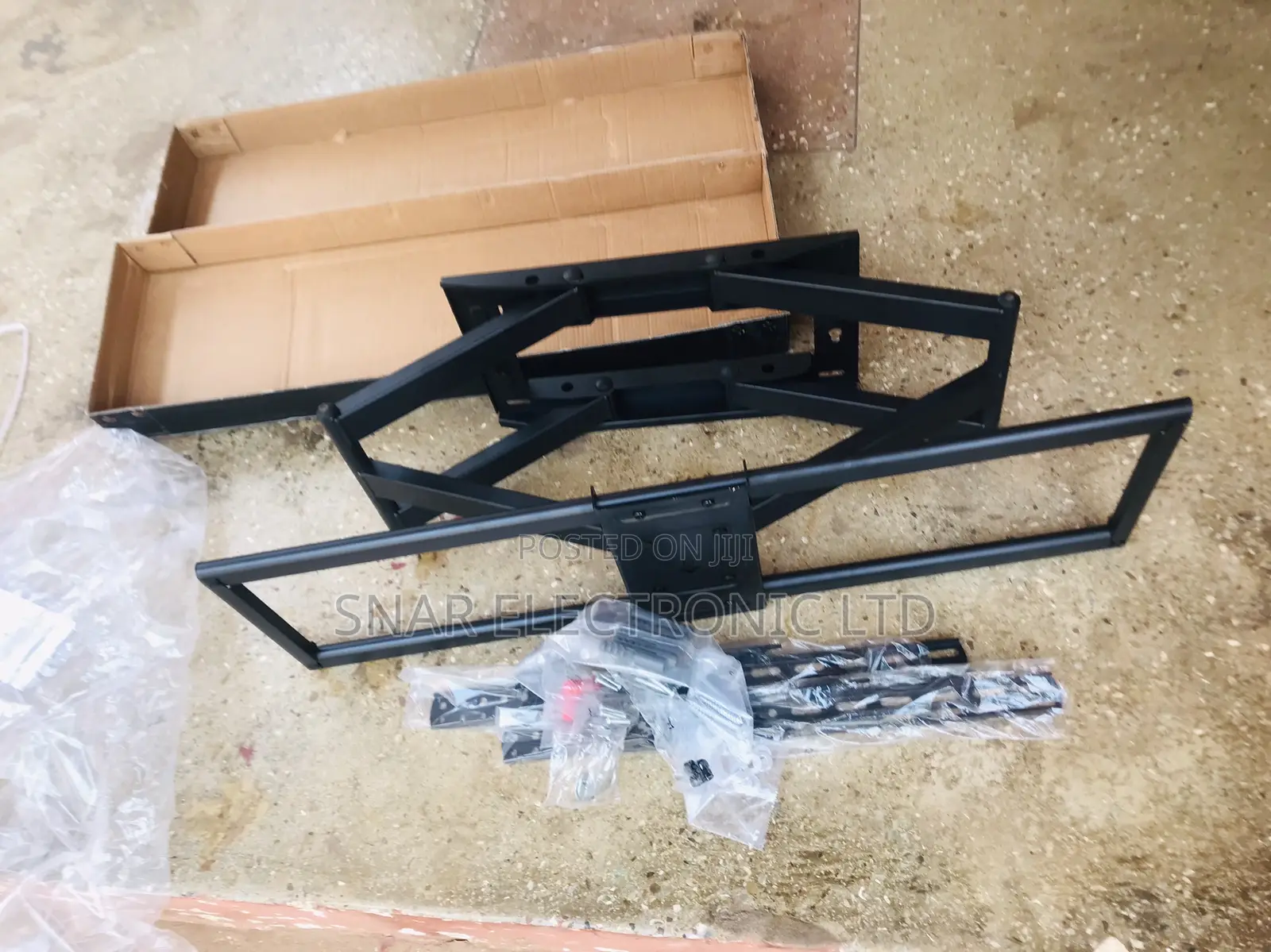 Full Motion Wall Mount 50-120 Inches Full Motion Adjustment