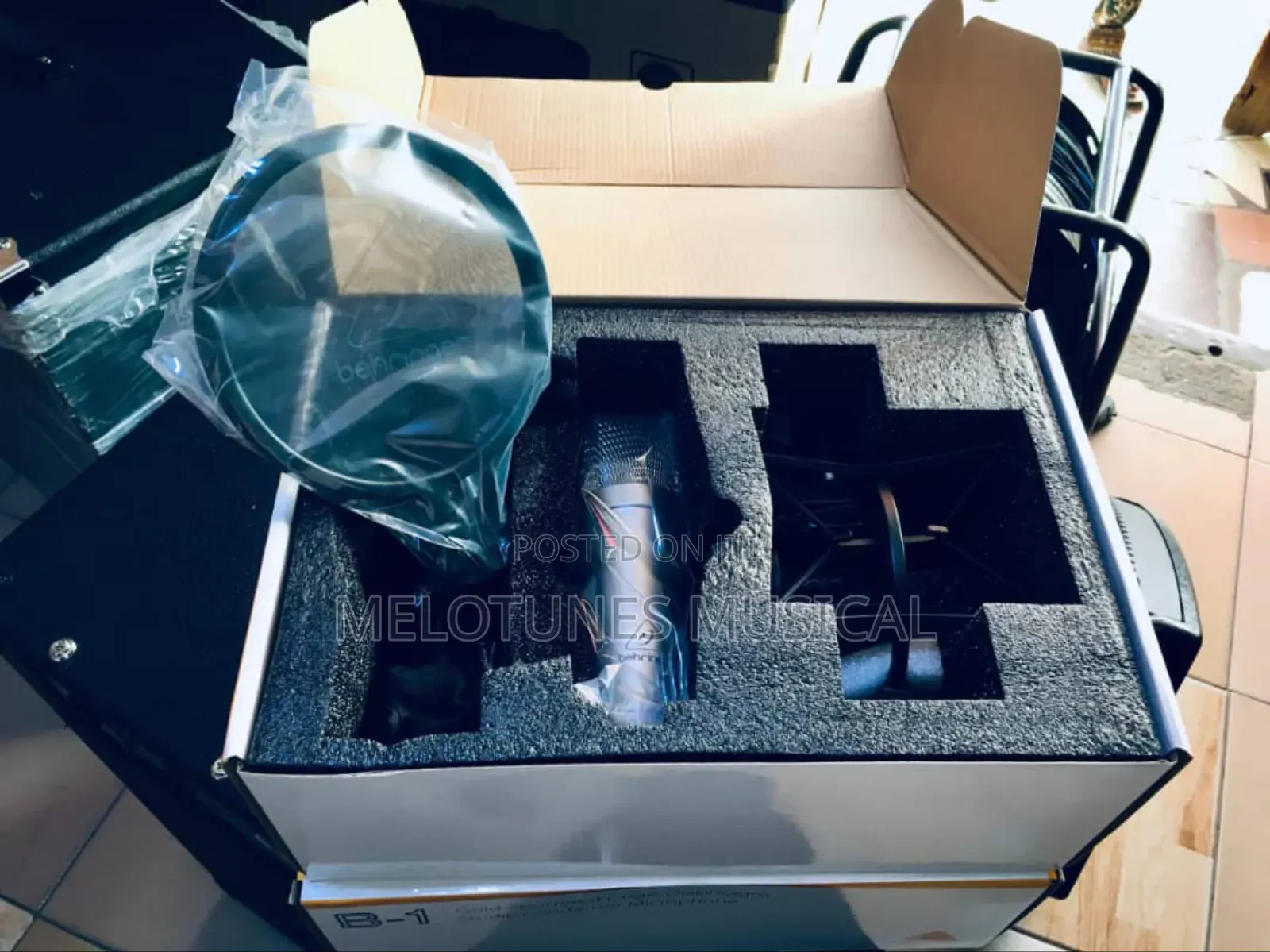 Behringer TM1 Complete Microphone Recording Package