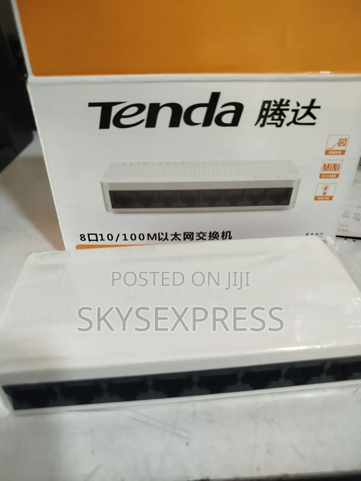 Tenda 8 Port Network Switch