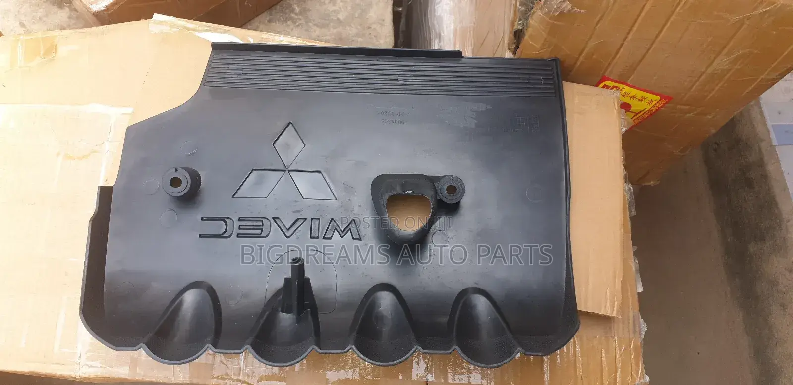 Mitsubishi Outlander Top Engine Cover