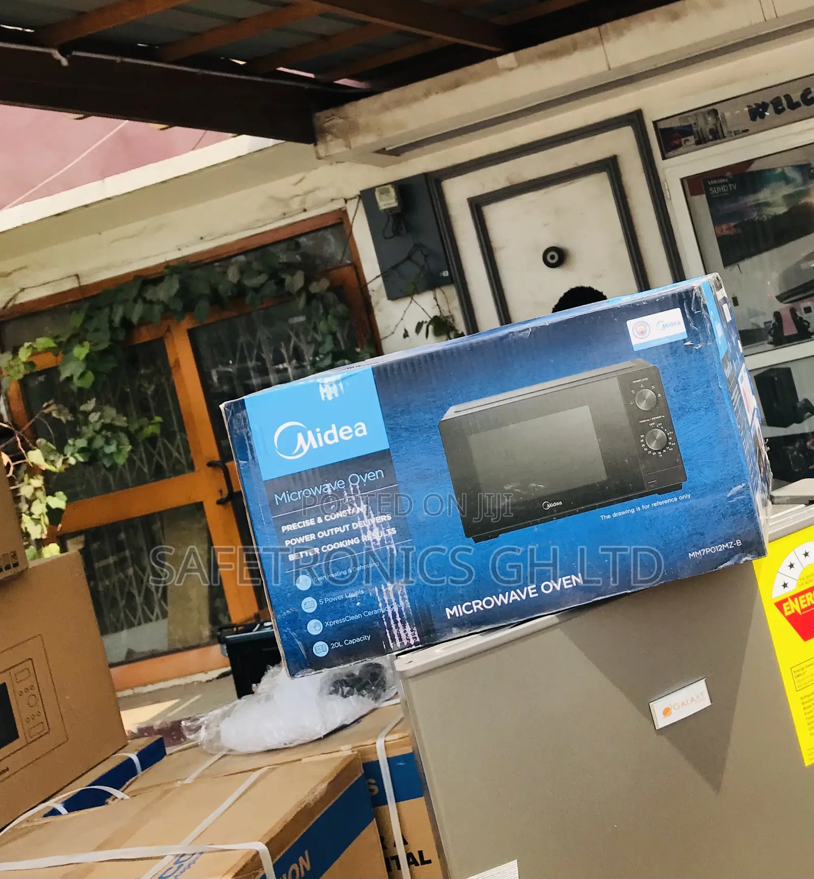 Shop Midea Sliver Countertop 20 Liters Microwave