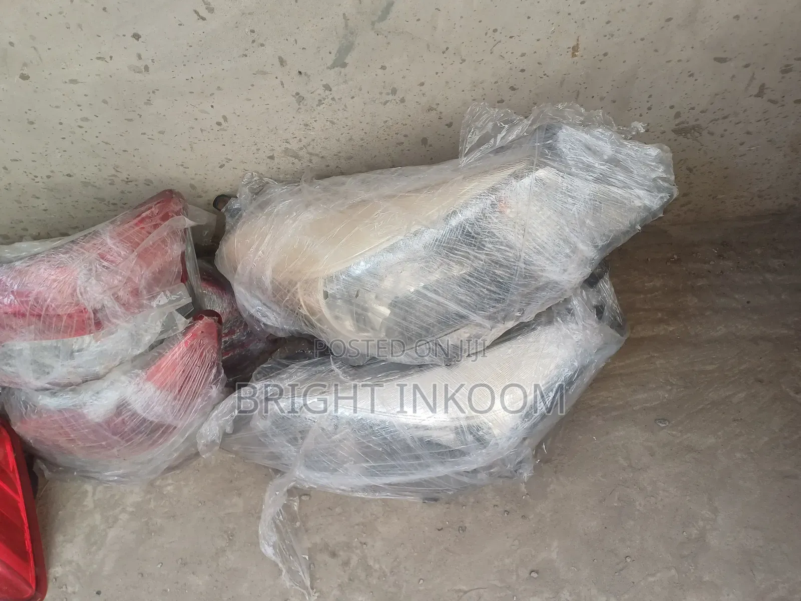 Toyota Vitz 2012 Highlight Pair