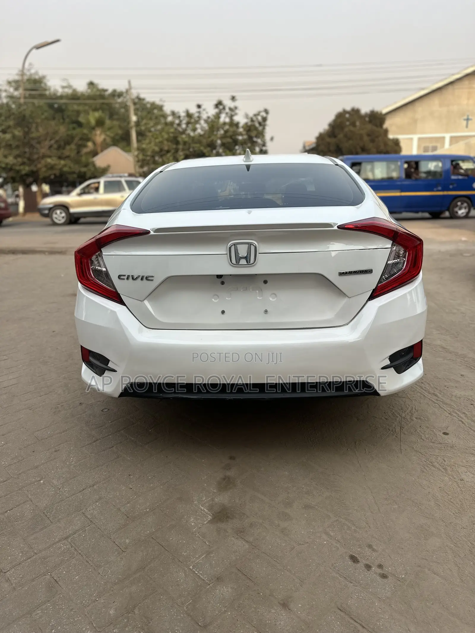 Honda Civic Touring 4dr Sedan (1.5L 4cyl) 2017 White