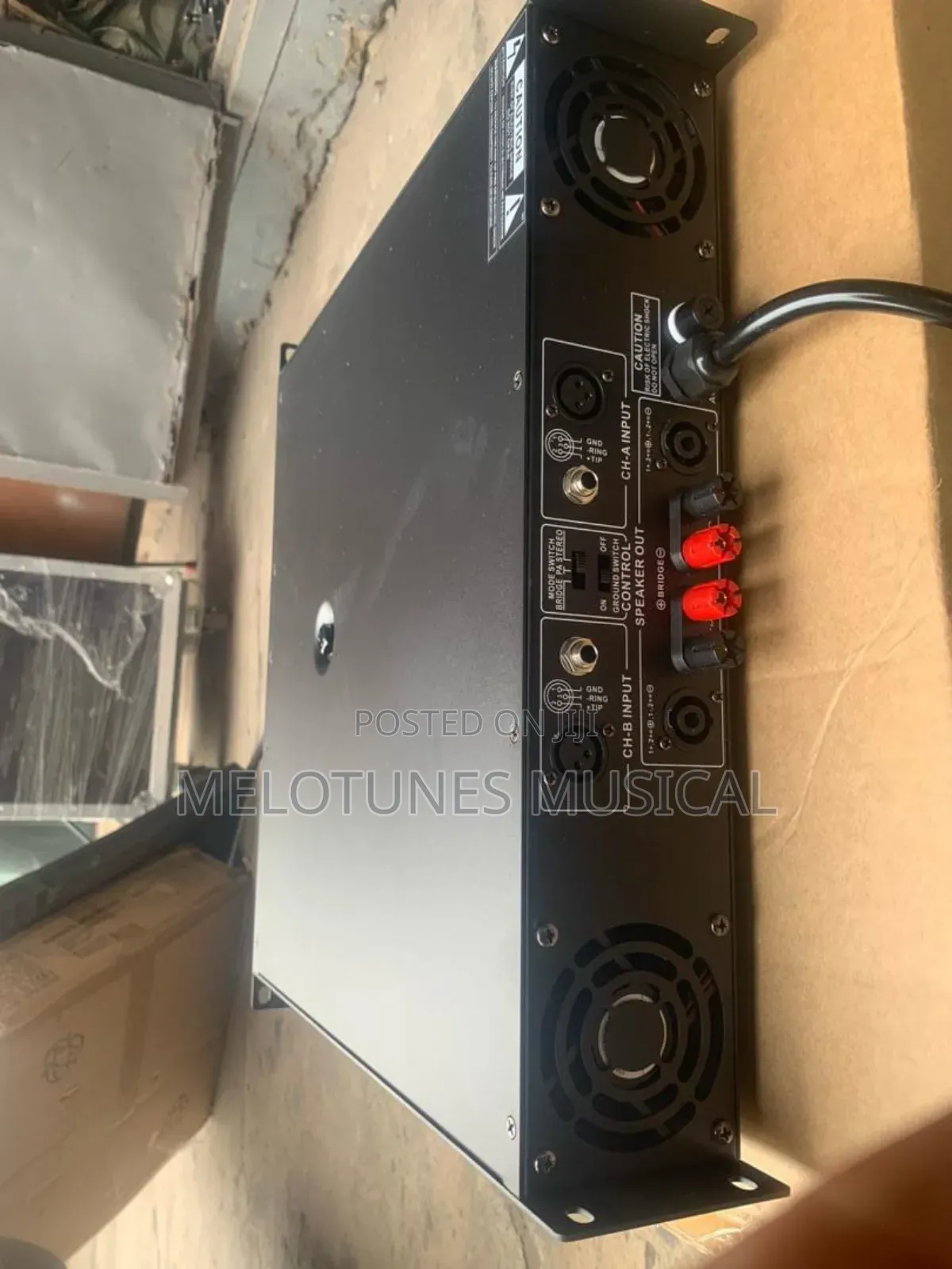 Peavey Cs 3000 - Stereo Power Amplifier