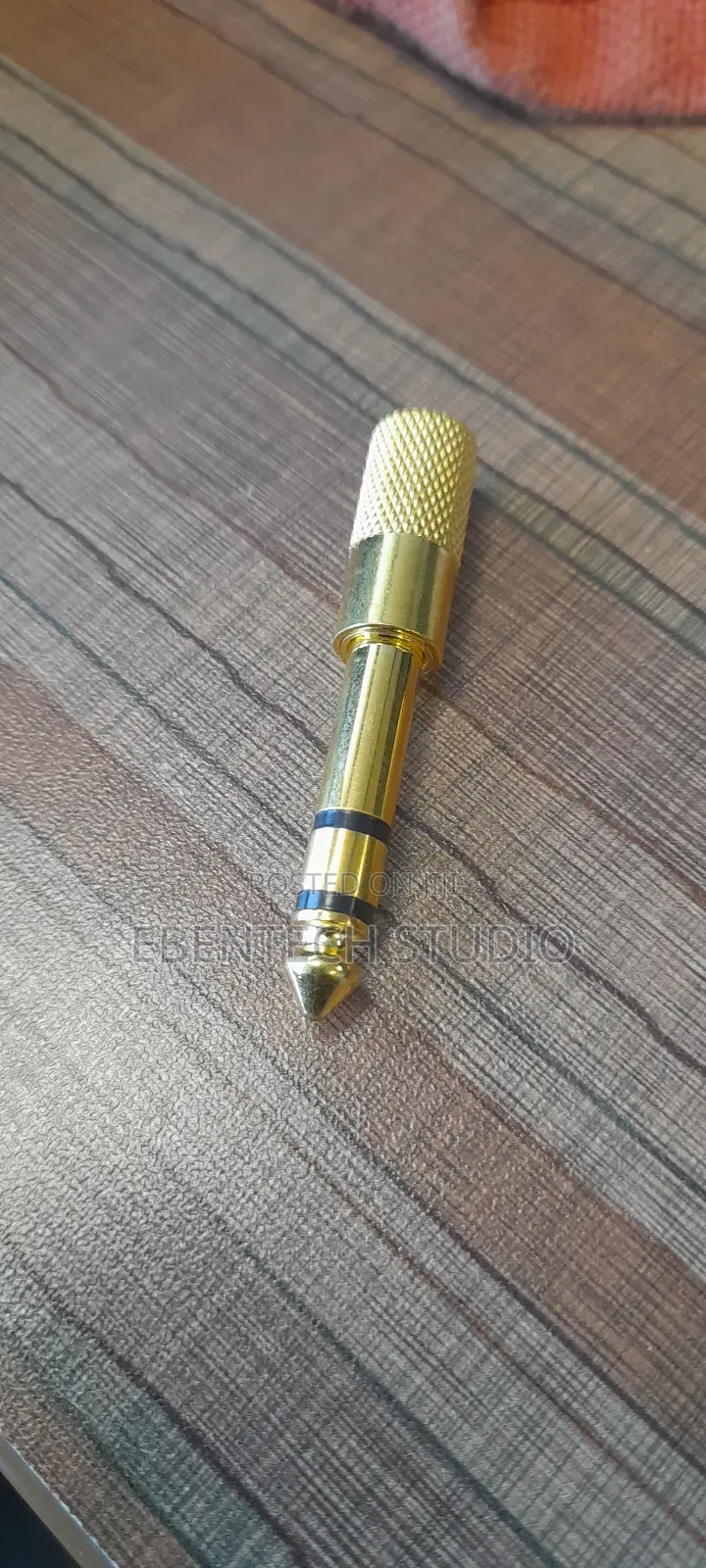 Audio Jack Converter Metalic Gold