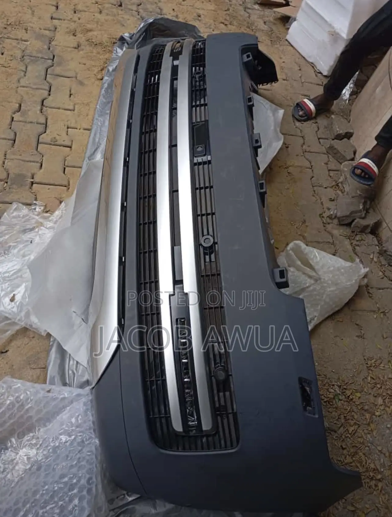 Range Rover Vogue 2023 Front Bumper