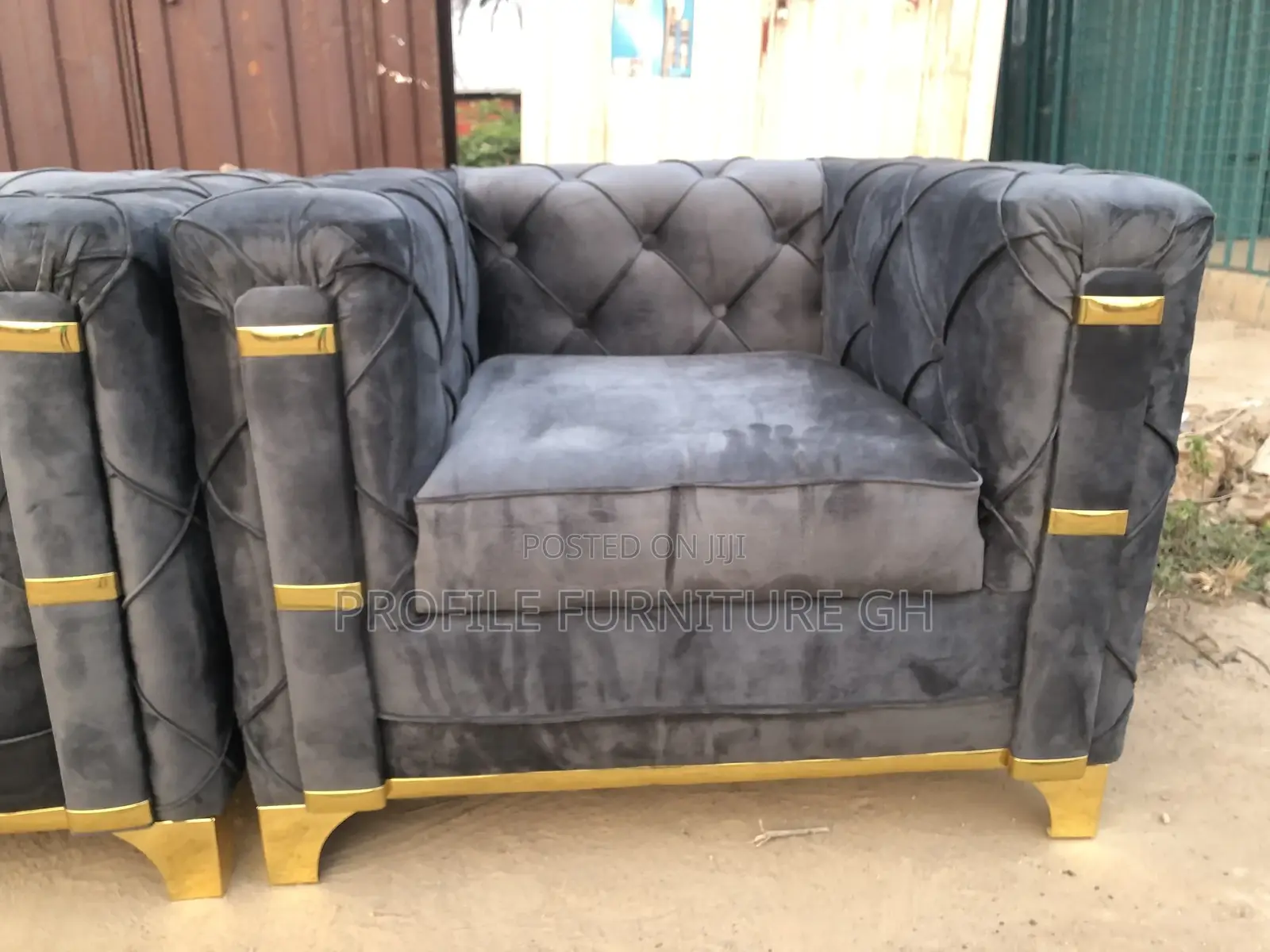 Elegant Single Sofa//Very Strong And Durable