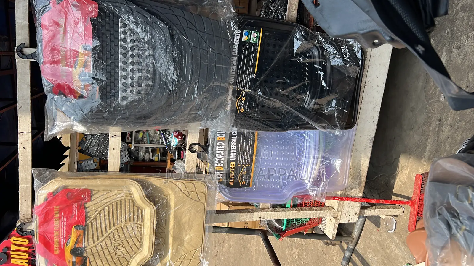 All Types of Car Floor Mats Carpet Available