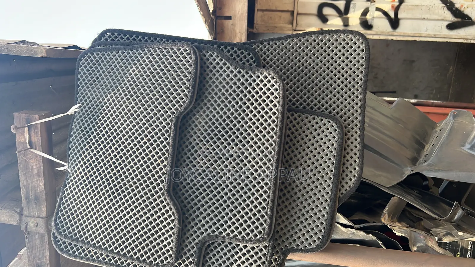 All Types of Car Floor Mats Carpet Available