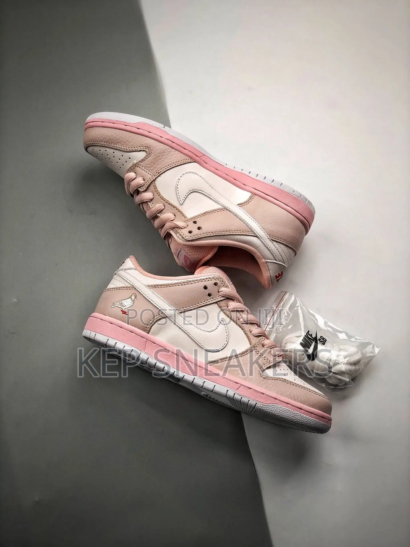 Nike SB Dunk Low Pigeon Pink