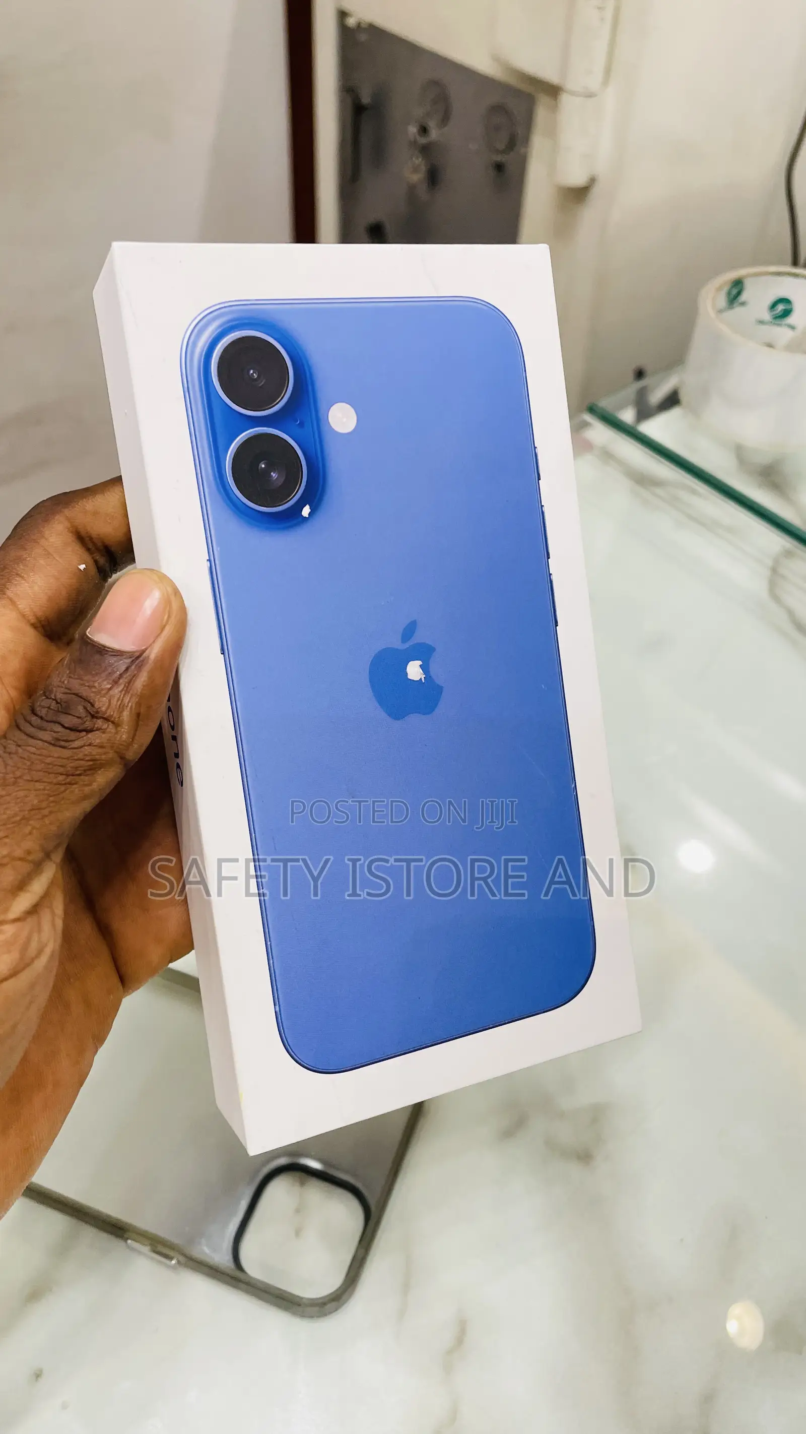 New Apple iPhone 16 128 GB Blue