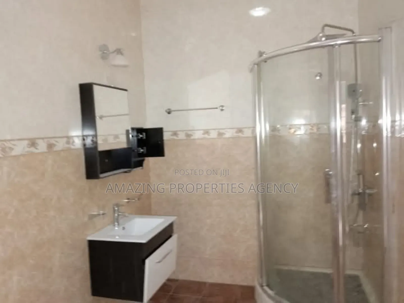4bdrm House in Adjiriganor for rent