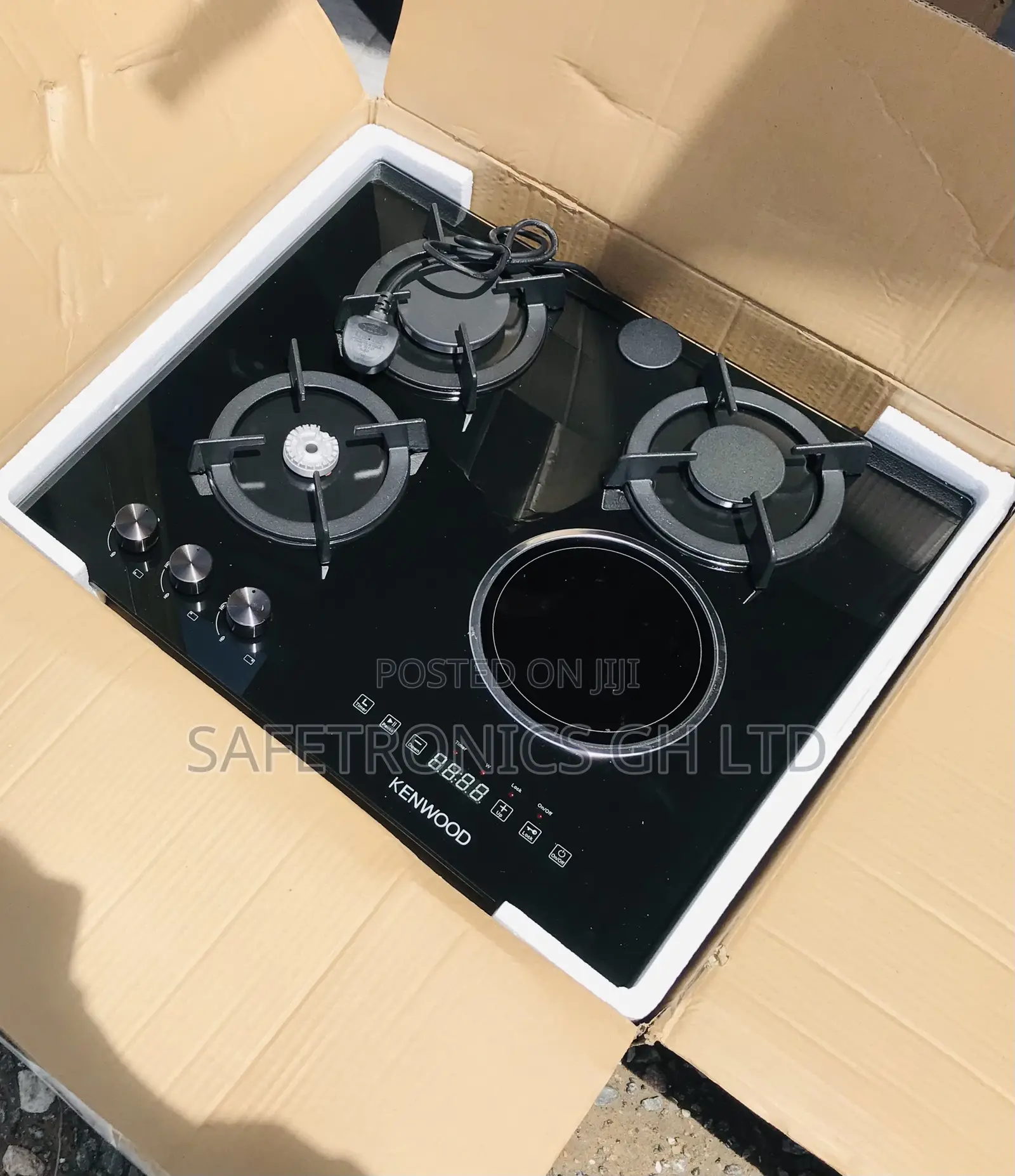 Fabulous 3 Gas Hobs 1 Electric Kenwood Black Glass