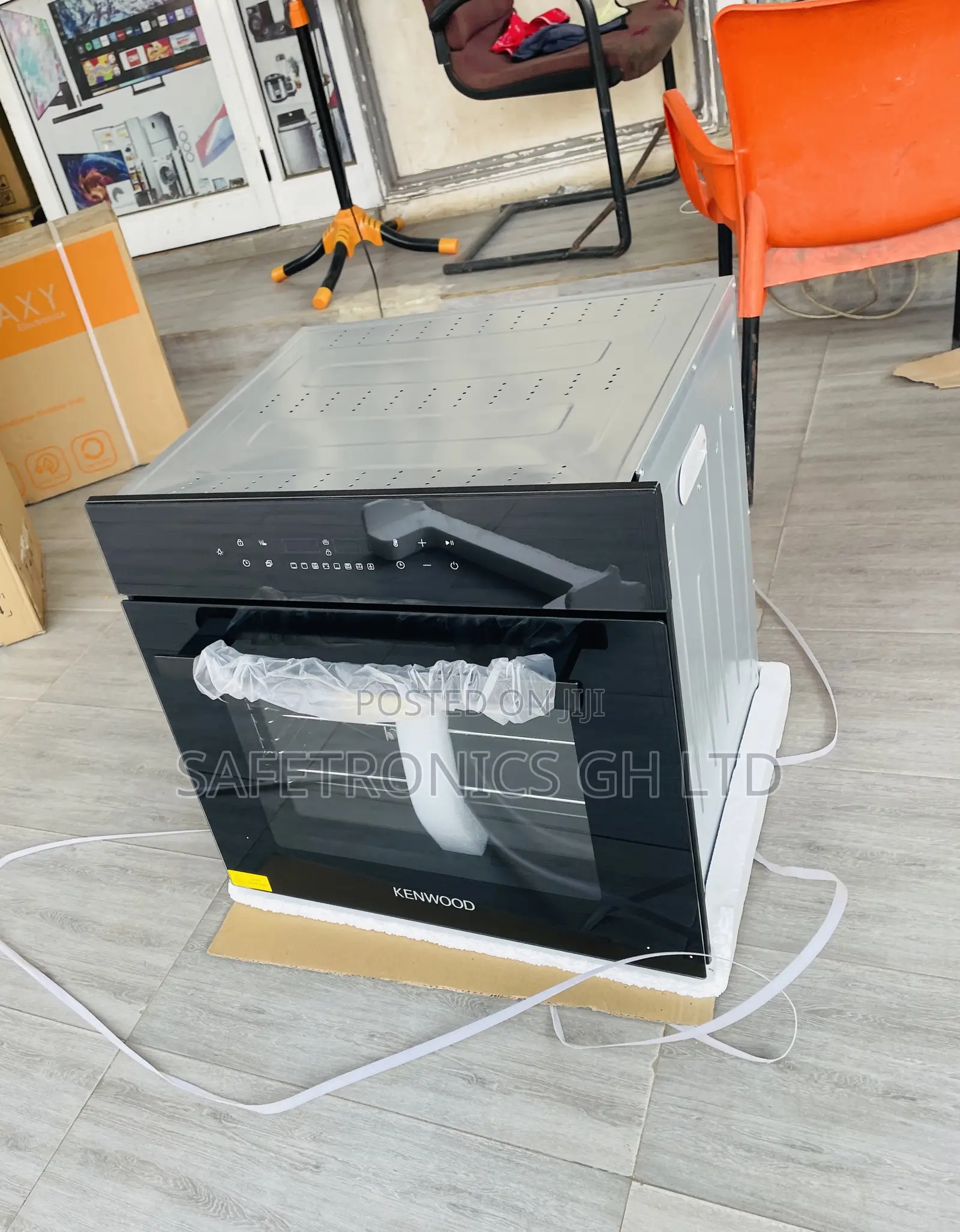 Essential Black Kewood - 60cm in-Built Oven