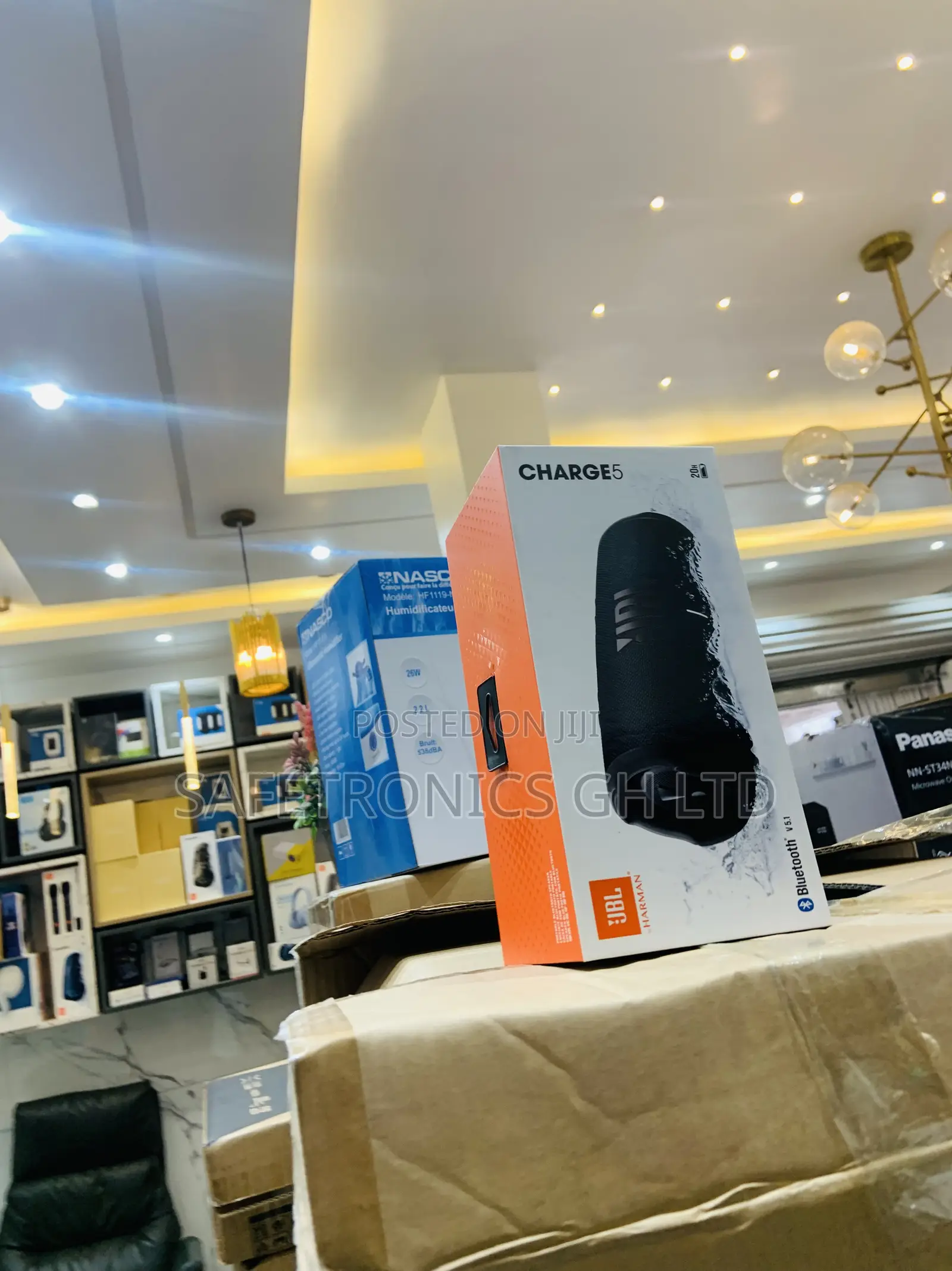 Neatly Boxed Charge 5 Bluetooth Speaker JBL