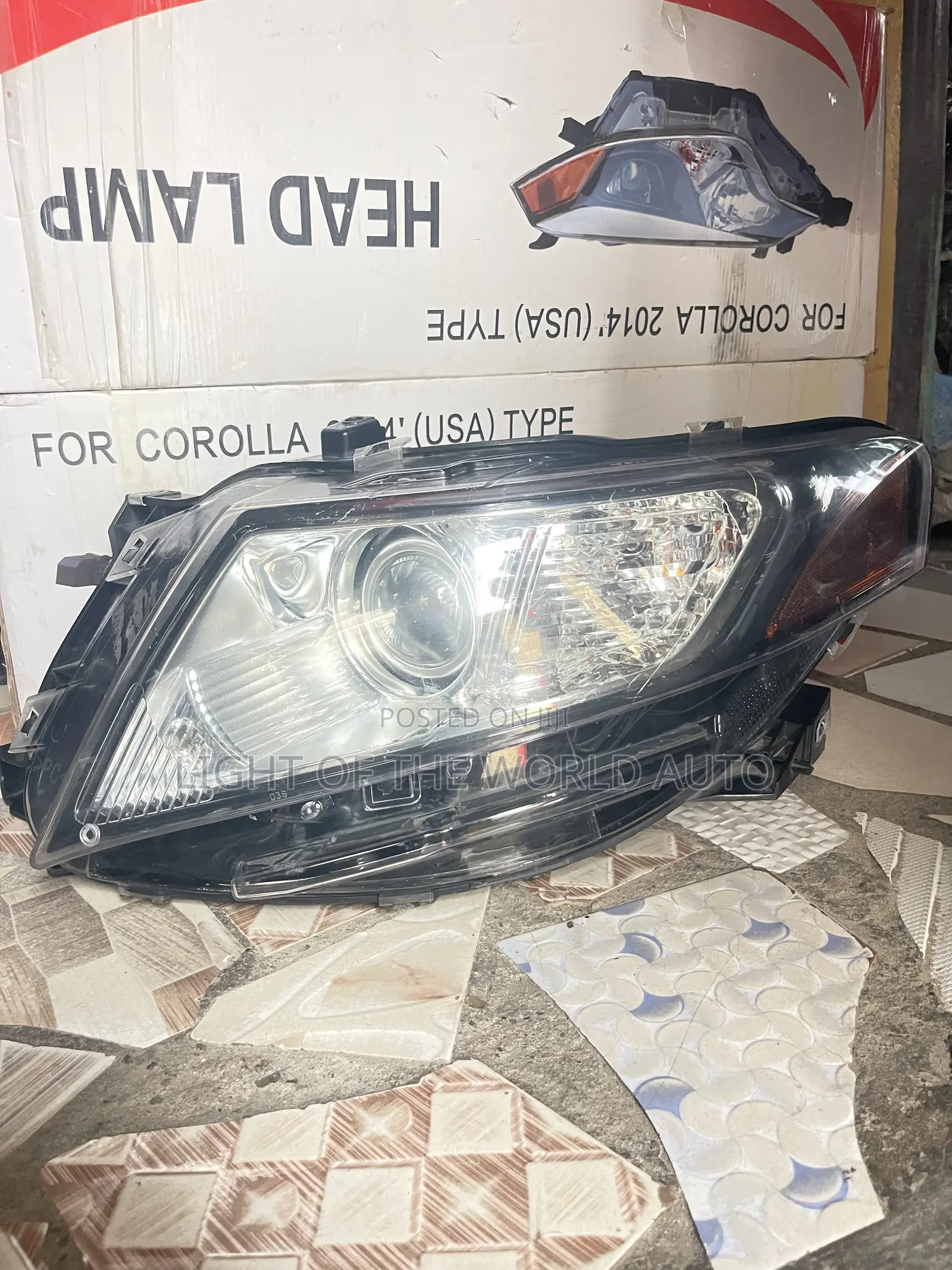 Lincoln MKT Headlight 2010 Pair With Charger