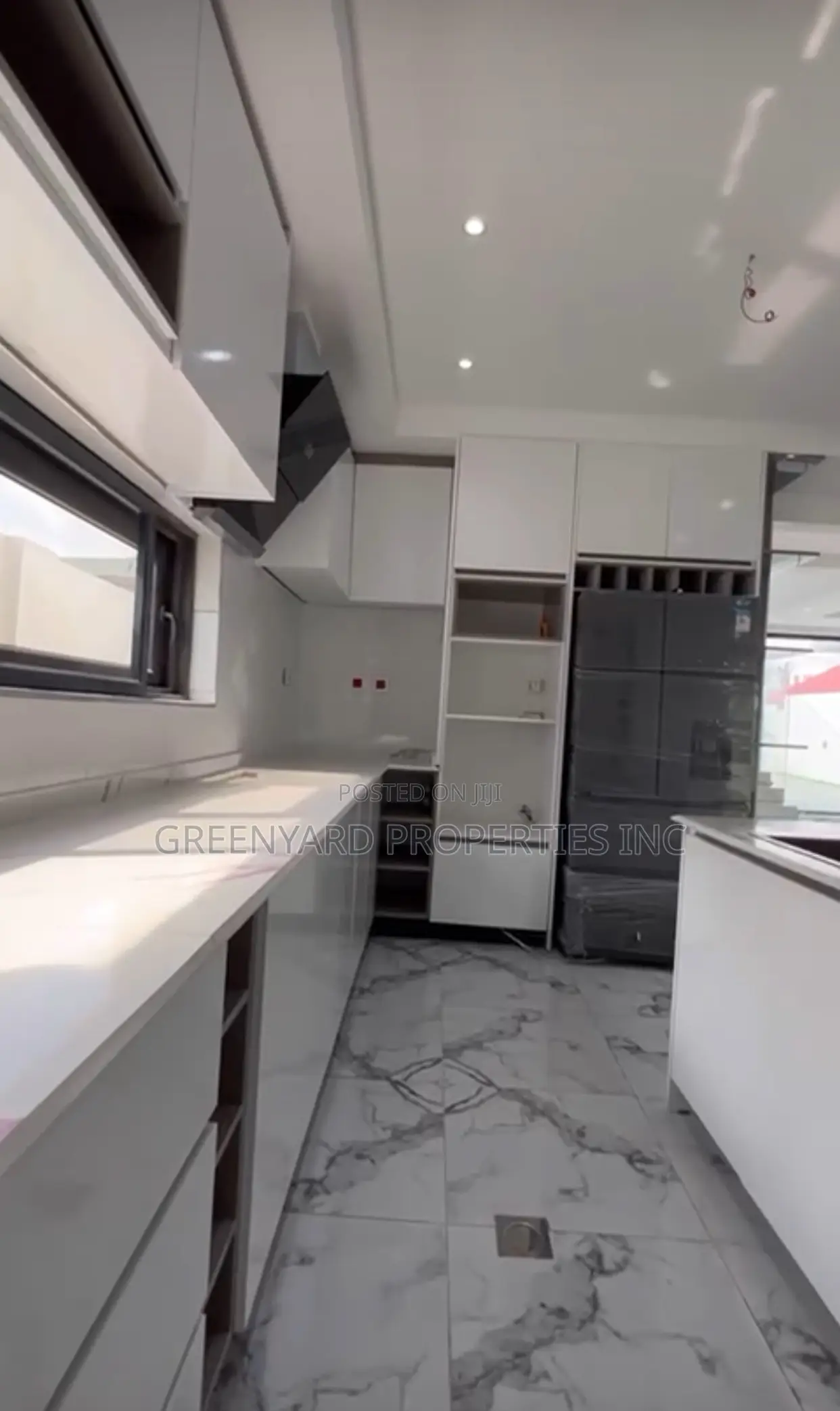 4bdrm Duplex in American House, East Legon for sale