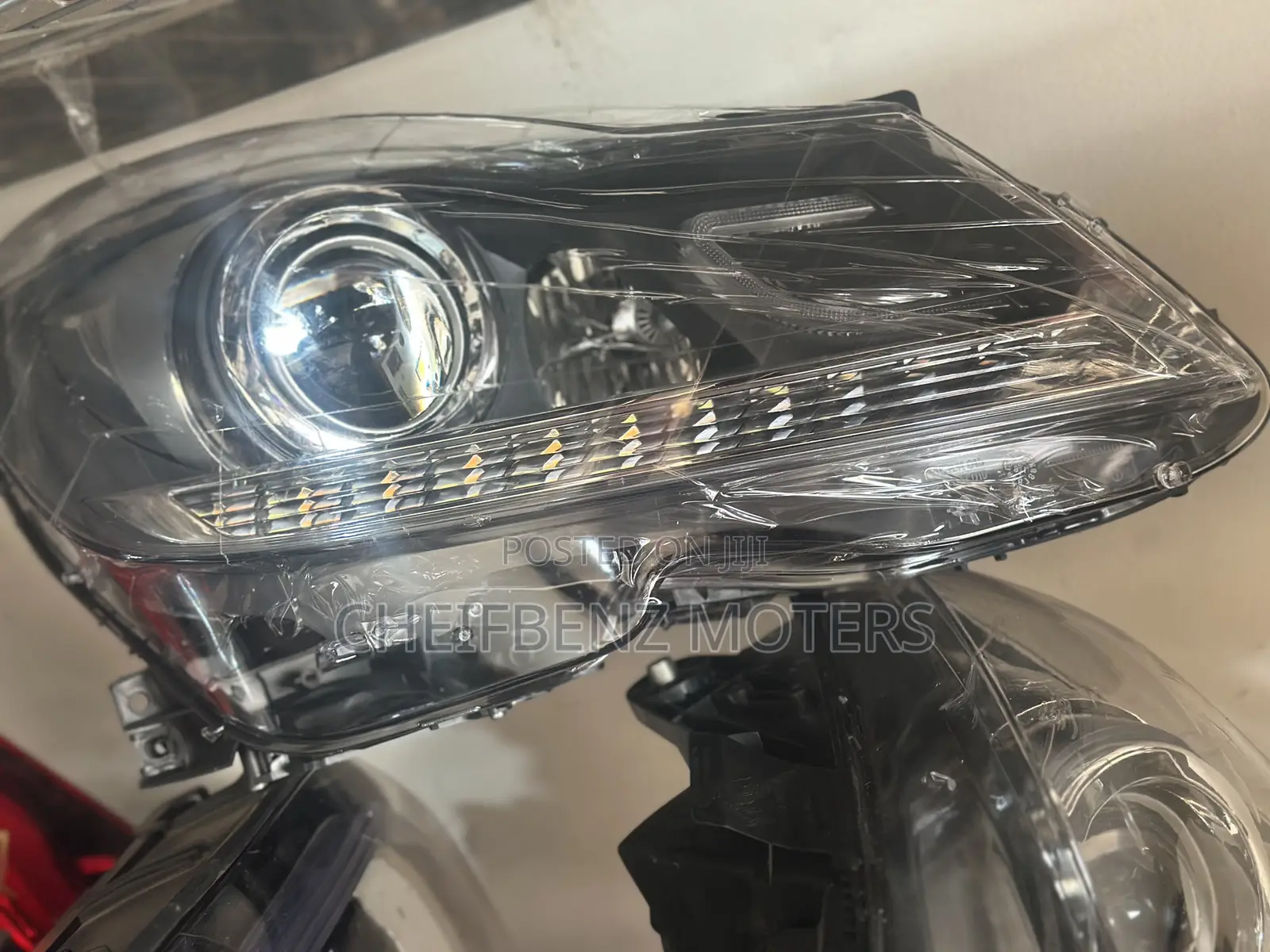 Mercedes Benz C250 W204 New Spec Headlight With Charger Pair