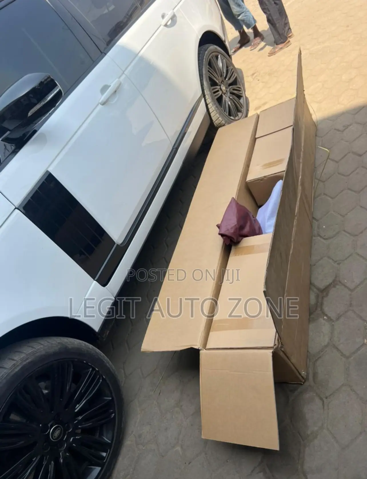 Range Rover Evoque, Vogue, Sport, Velar Side Step Available