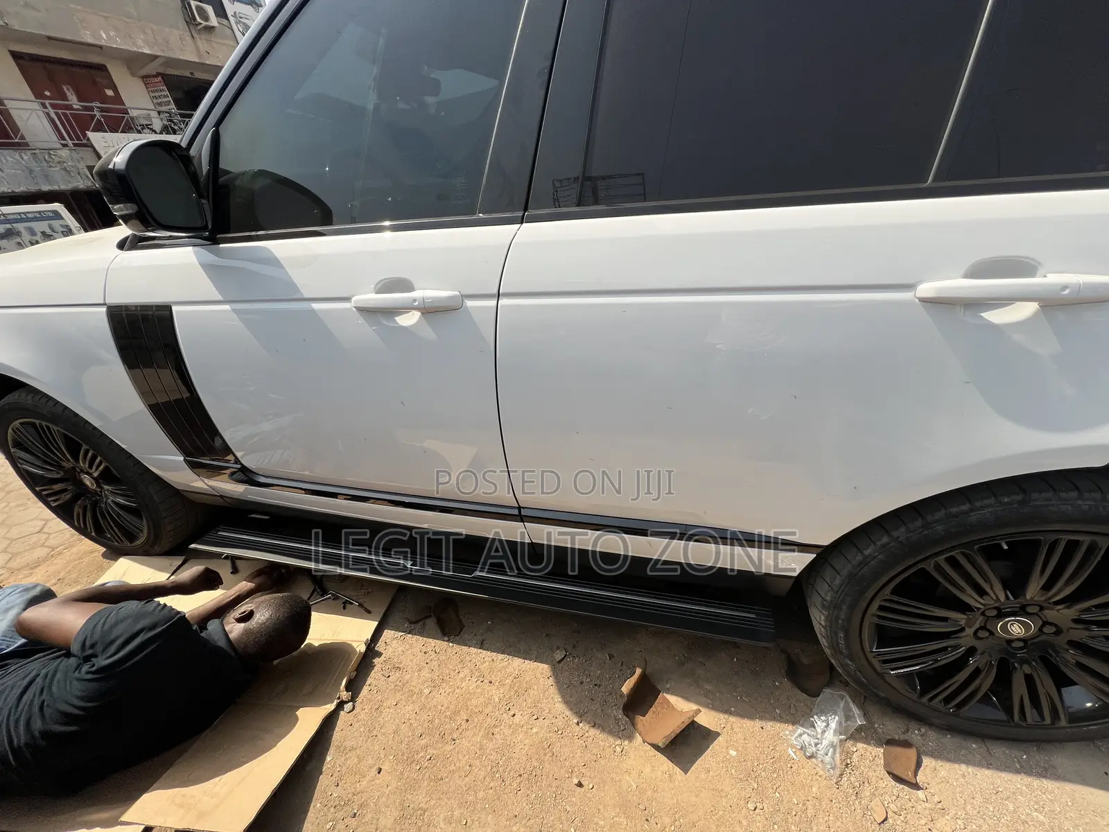 Range Rover Evoque, Vogue, Sport, Velar Side Step Available