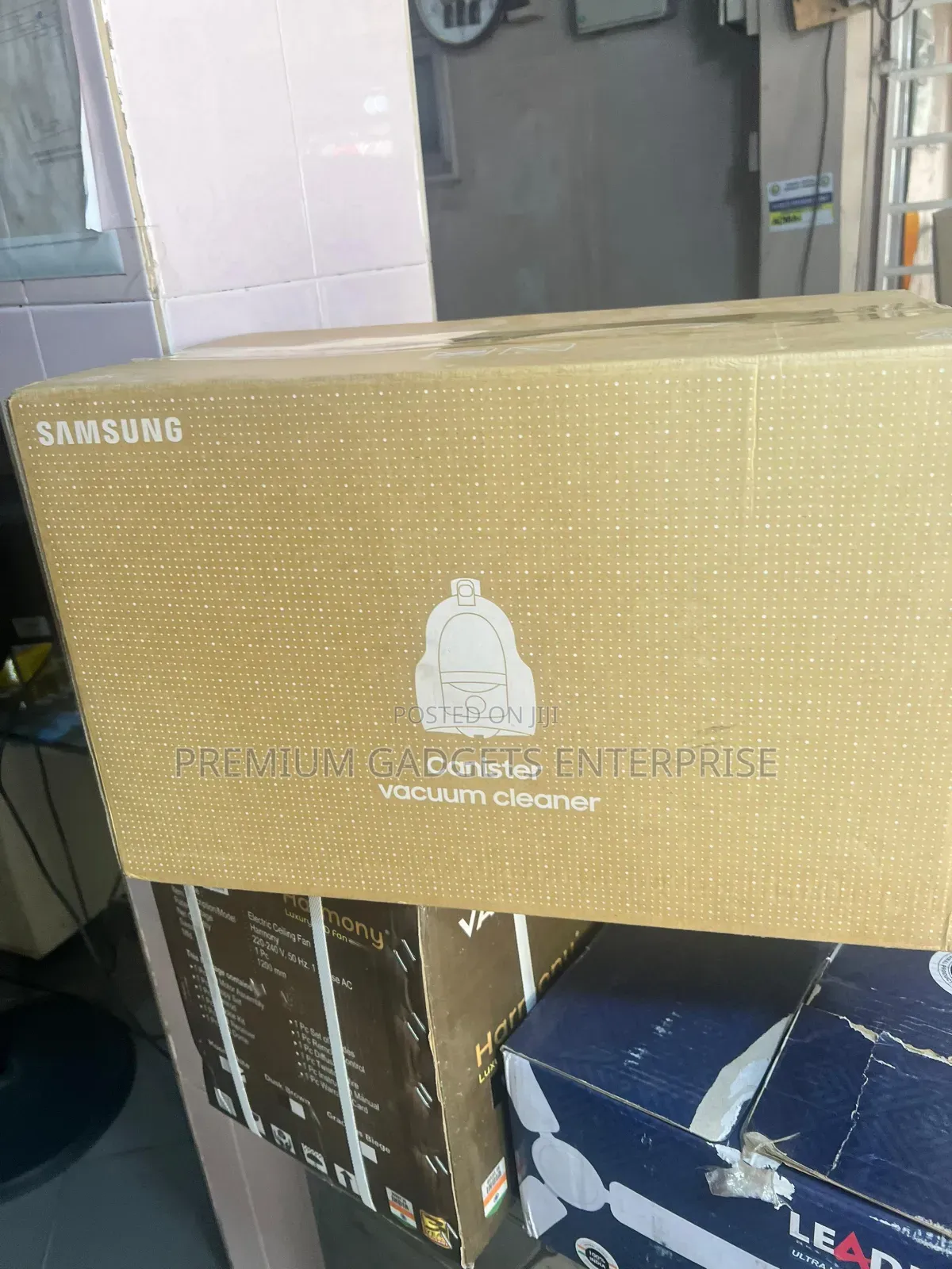Hepa Filtration 2000w Samsung Vacuum Cleaner, Bagless