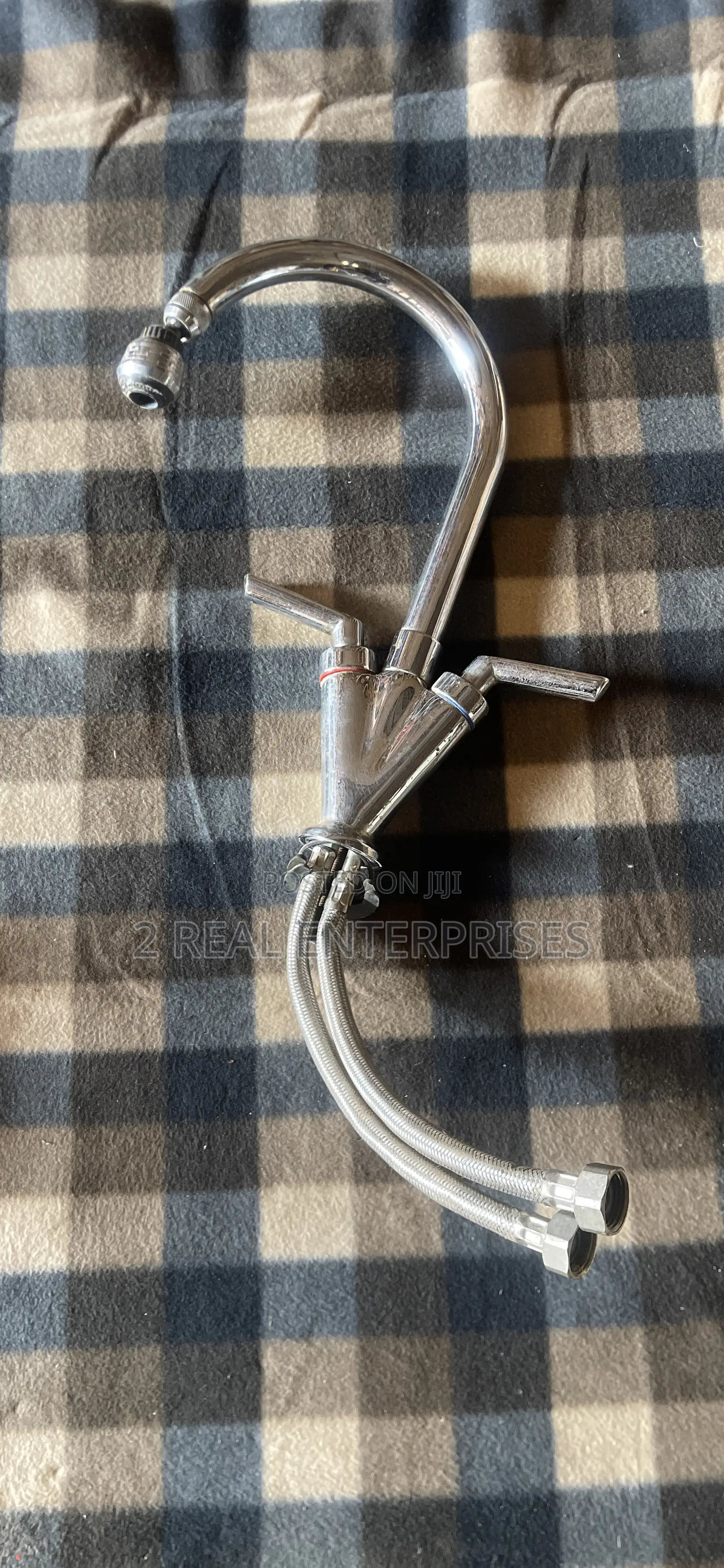 Kitchen Hot and Cold Tap Faucet ( UK Used )