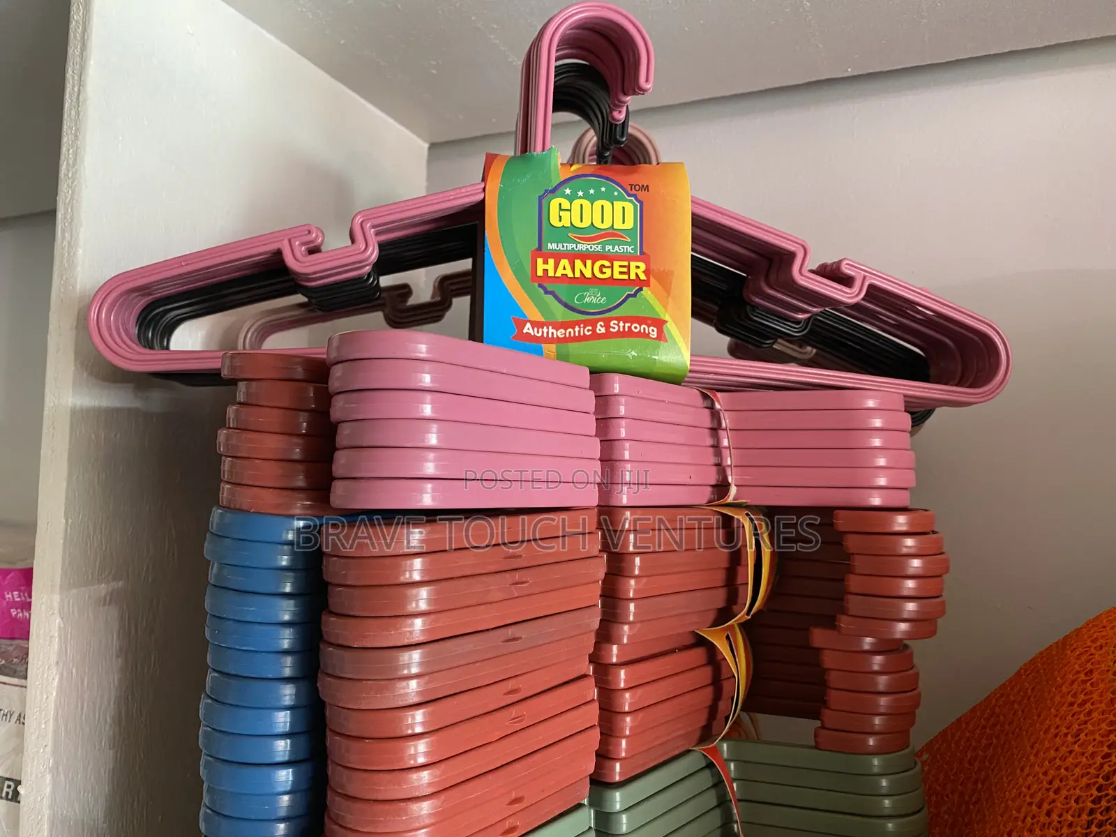 6 Piece Plastic Clothe Hanger